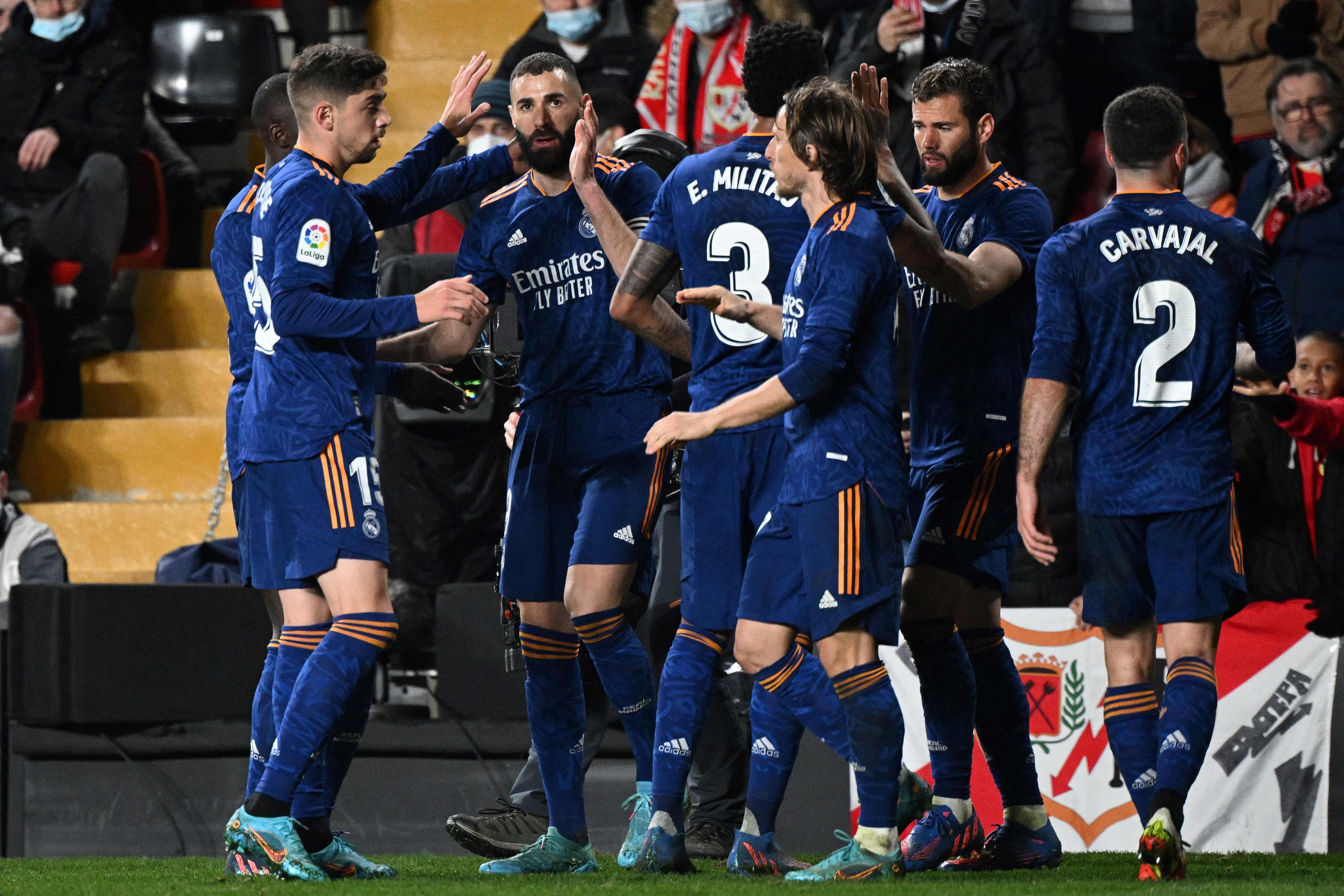 Para pemain Real Madrid melakukan selebrasi usai mencetak gol ke gawnag Rayo Vallecano di laga La Liga.