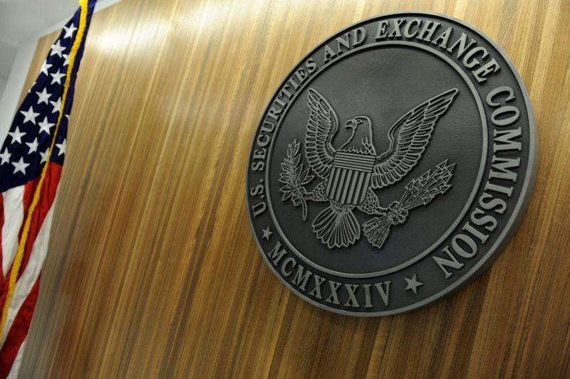 Komisi Sekuritas dan Bursa AS (SEC) menyelidiki transksi mencurigakan di Wall Street pada Senin (14/2)