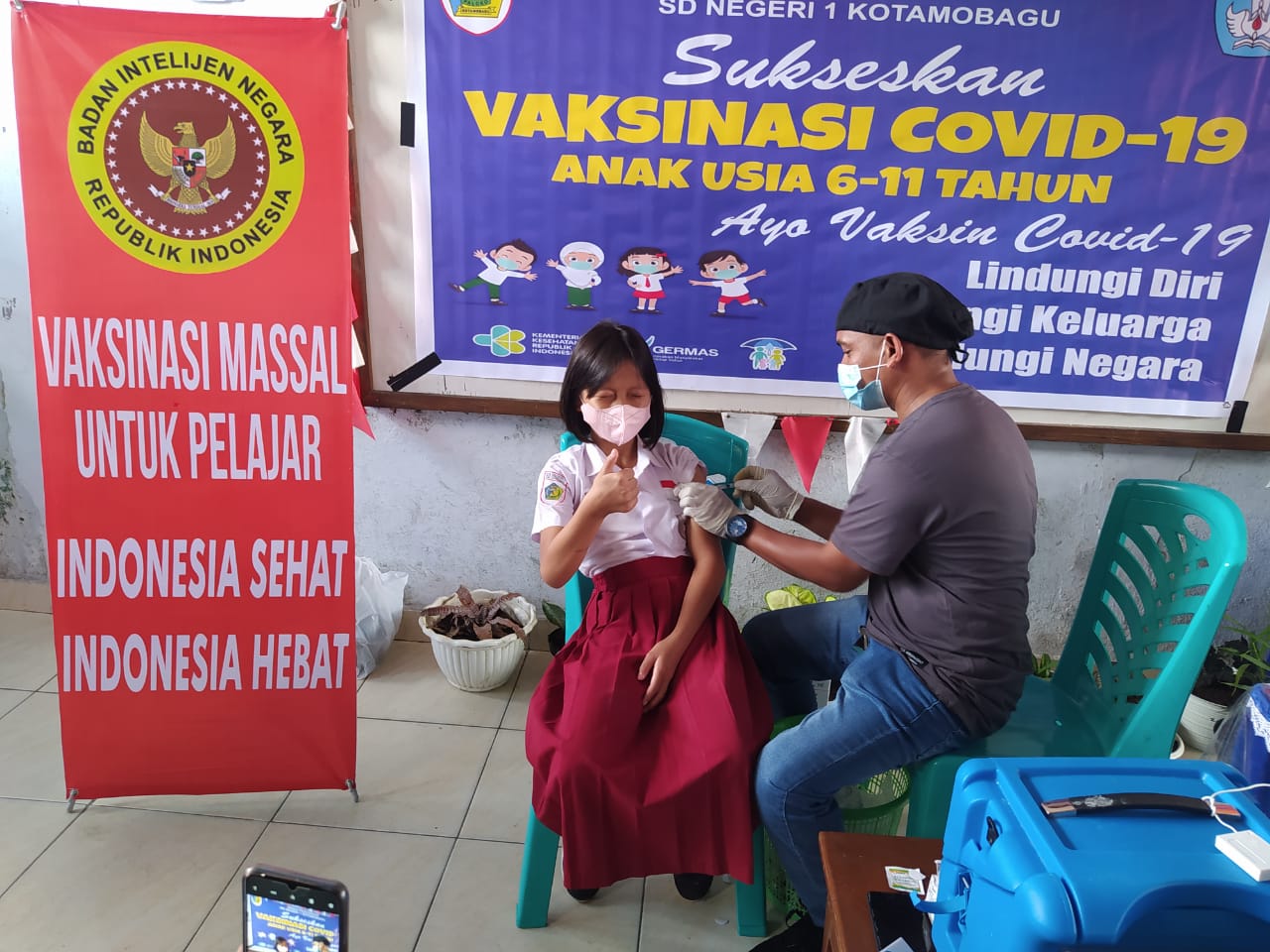 Binda Sulut dan dinas kesehatan setempat terus menggencarkan vaksinasi covid-19, Kamis (17/2)