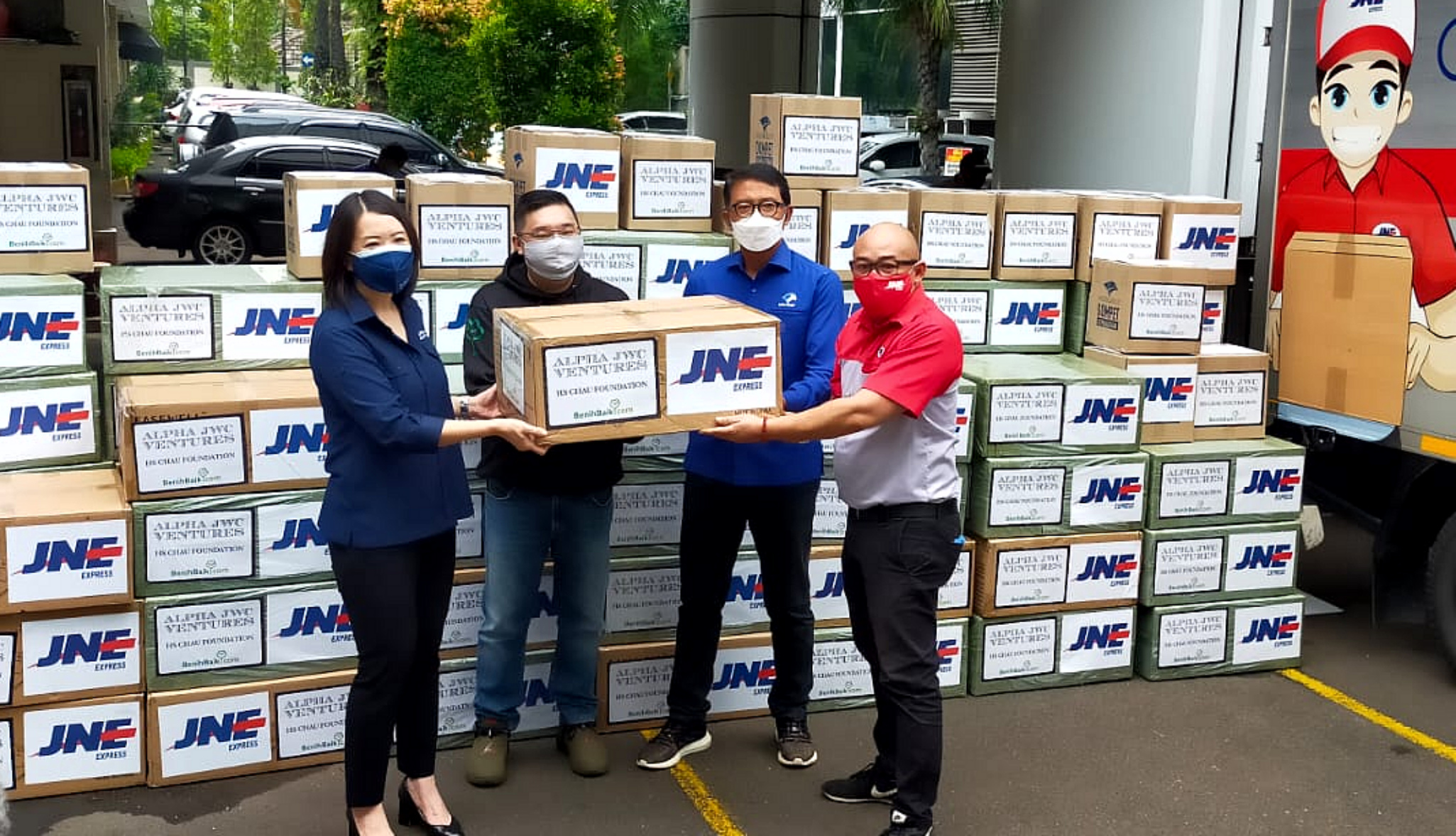 Ilustrasi bantuan Media Group di masa pandemi sebagai salah satu pengamalam solidaritas sosial