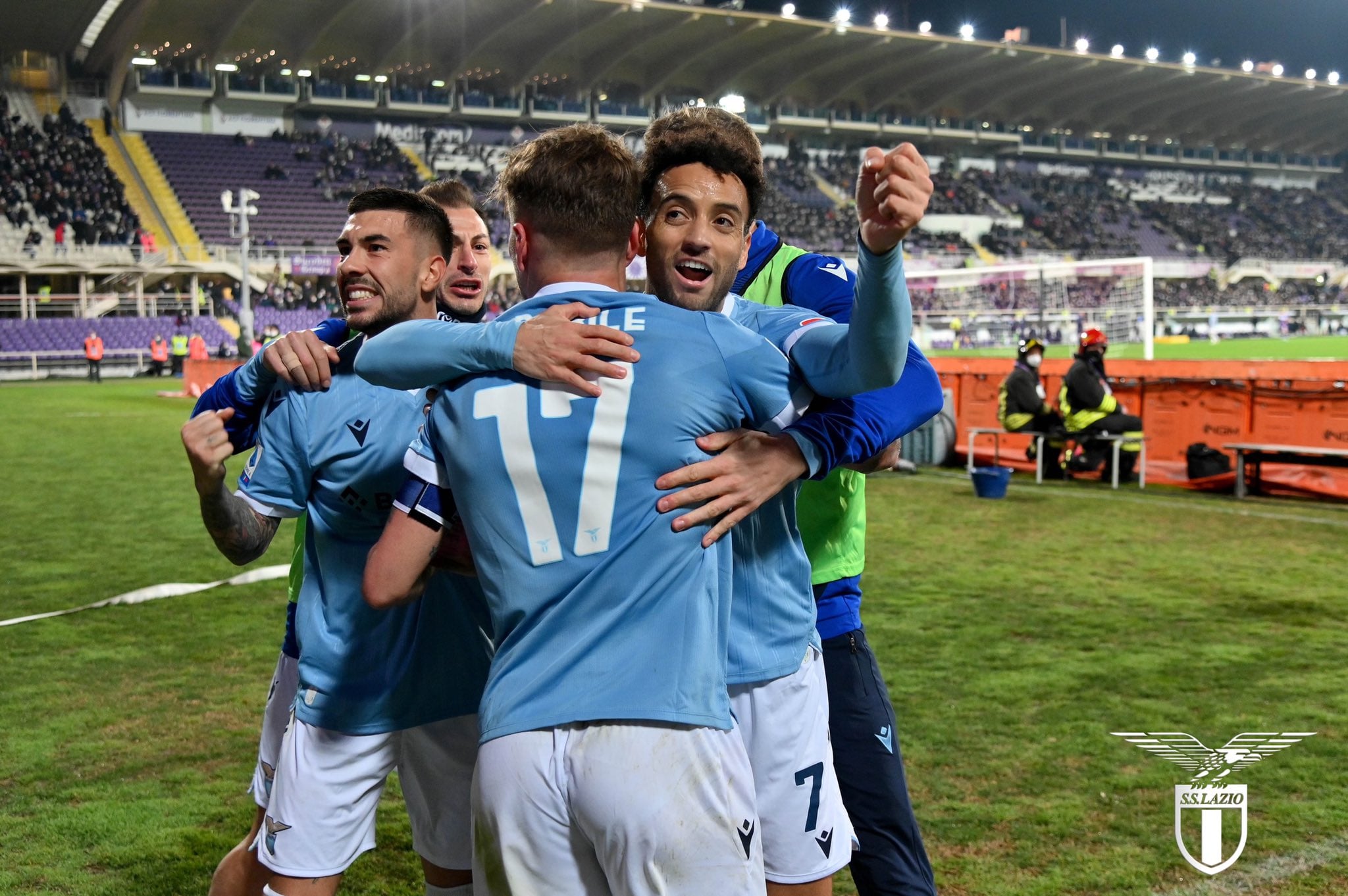 Par apemain Lazio melakukan selebrasi usai mencetak gol ke gawang Fiorentina di laga lanjutan Serie A.