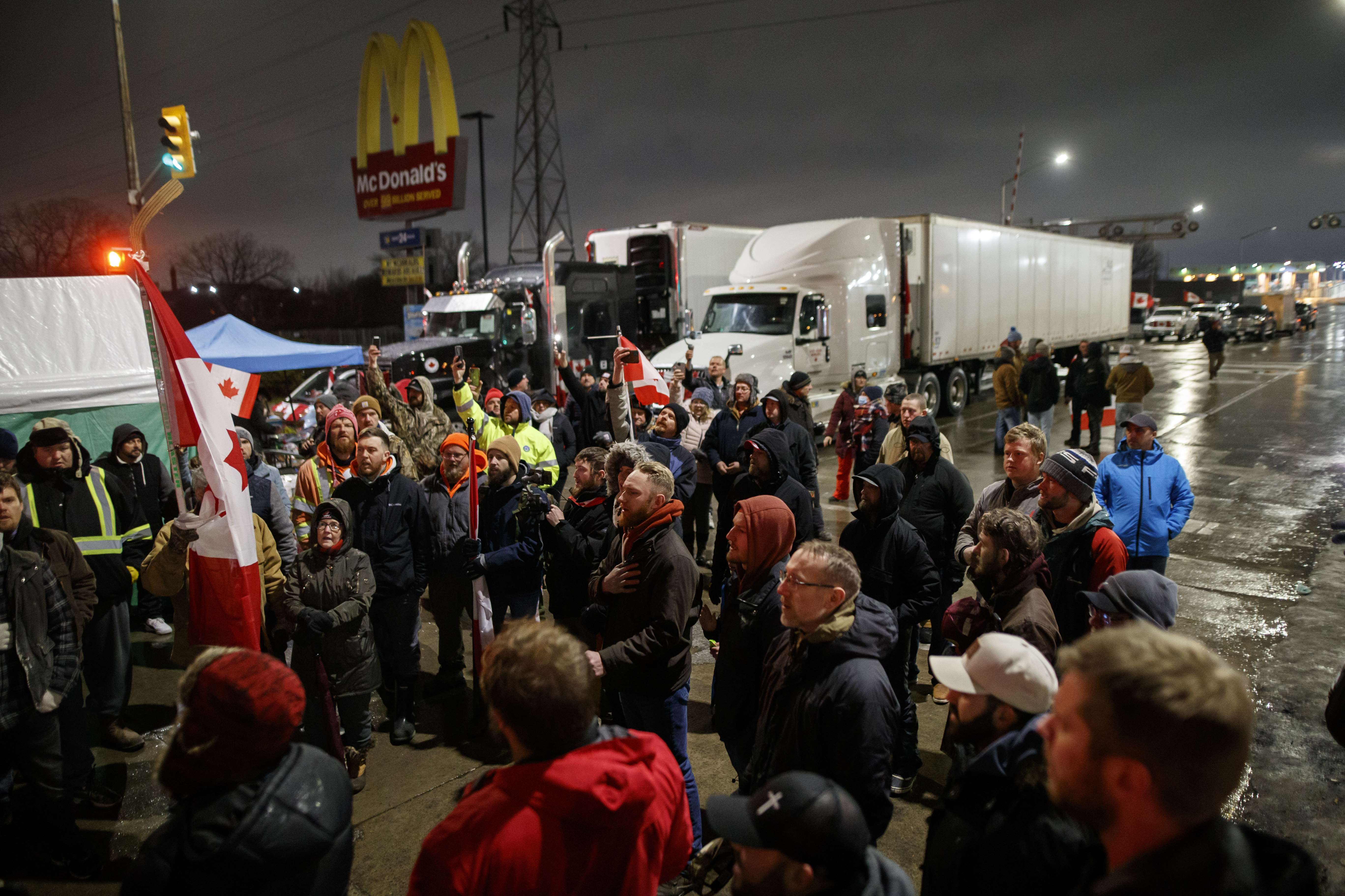 Sopir truk di Kanada melakukan aksi protes atas persyaratan vaksinasi covid-19