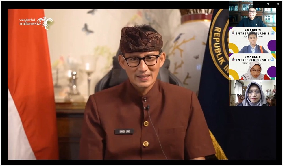 Menteri Pariwisata dan Ekonomi Kreatif (Menparekraf) RI, Sandiaga Salahudin Uno dalam webinar yang digelar SMPN 115, Jakarta, Jumat (11/2)