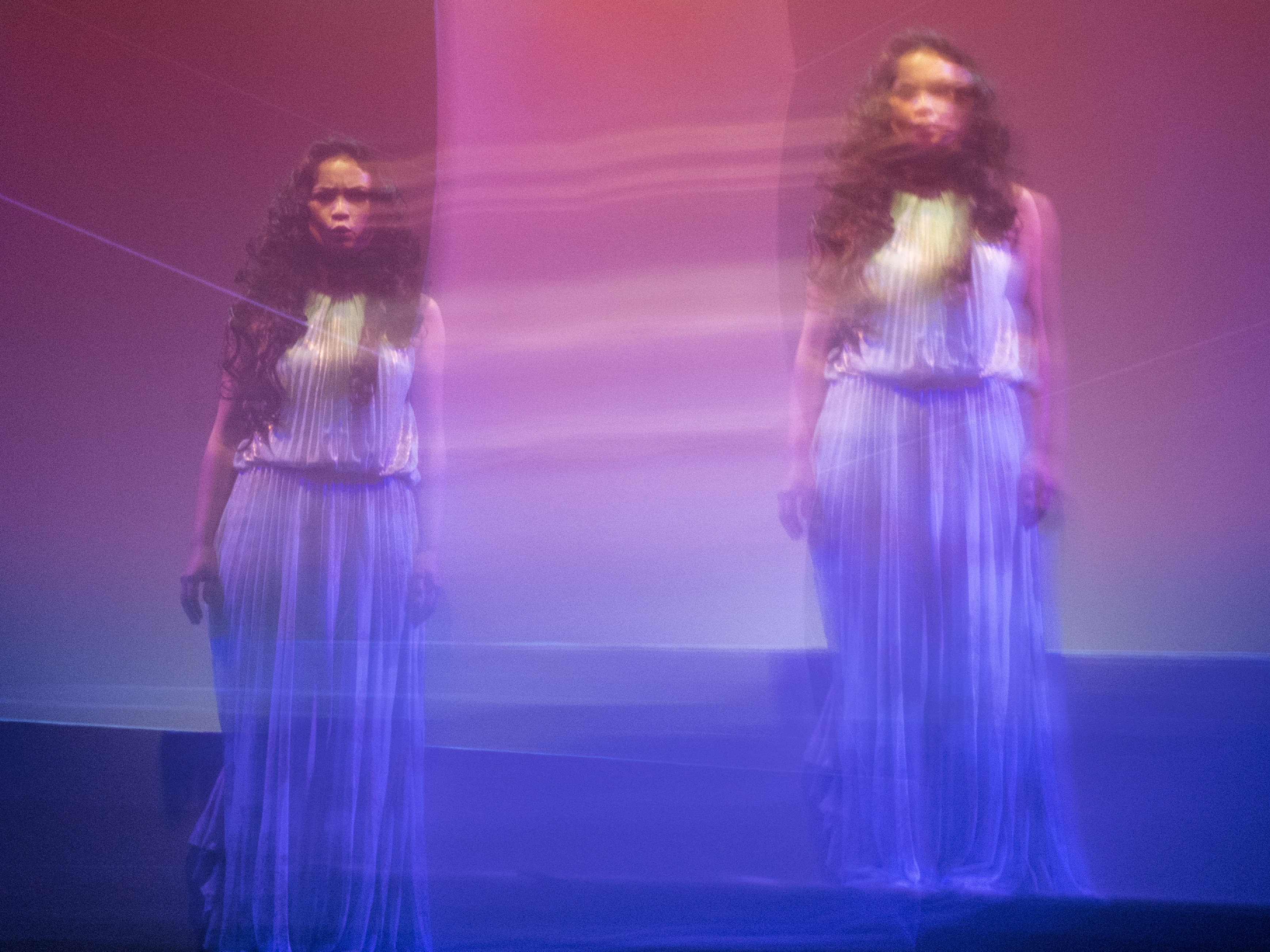 Pentas seni Institut Prancis di Indonesia, Bandung, Jawa Barat, beberapa waktu lalu.