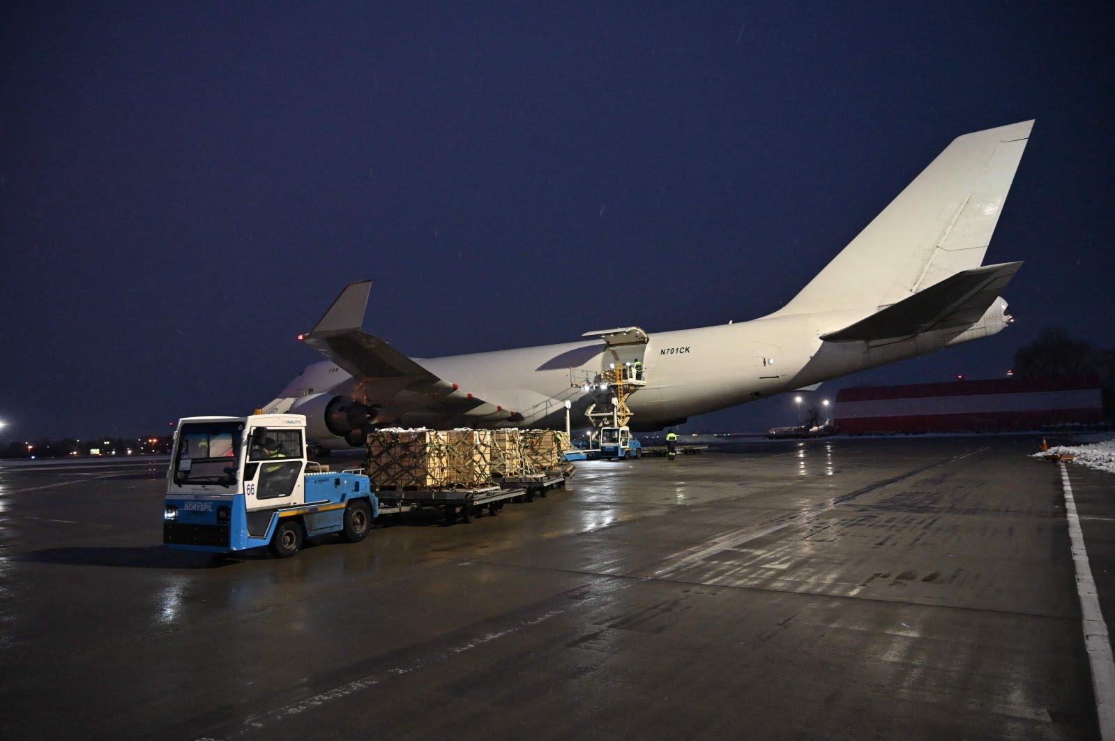 Logistik untuk pasukan AS tiba di Kiev, Ukraina