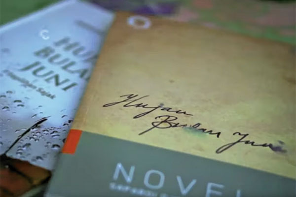 Buku Puisi Hujan Bulan Juni karya penyair Sapardi Djoko Damono Diterbitkan di Rusia