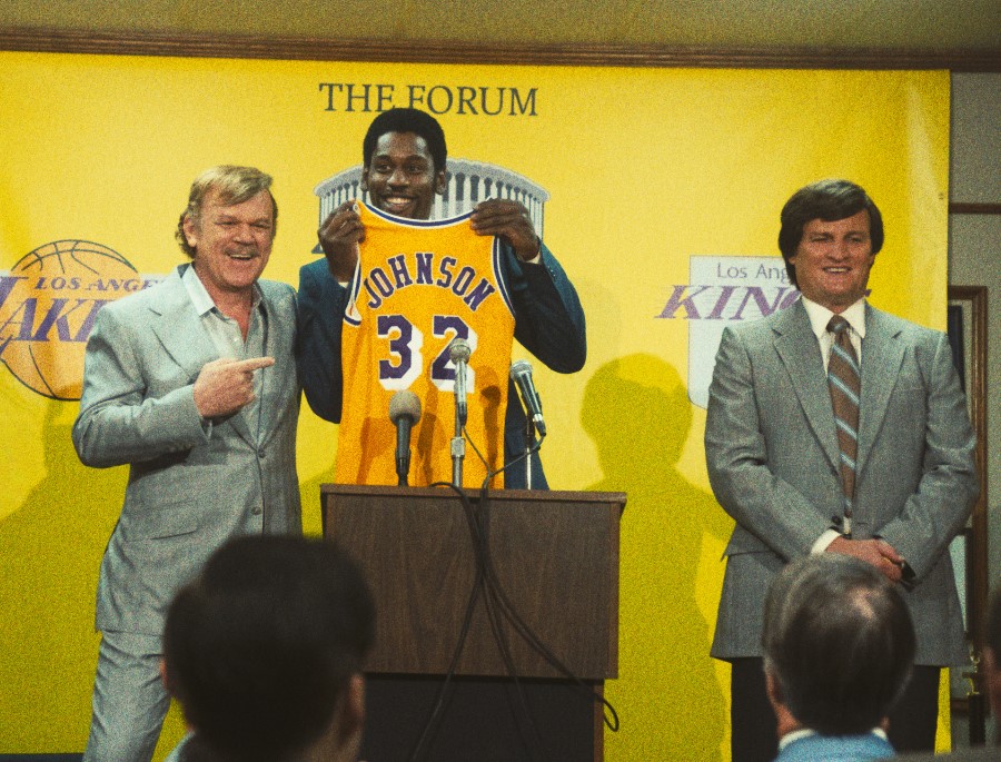 Cuplikan adegan dari serial Winning Time: The Rise of the Lakers Dynasty
