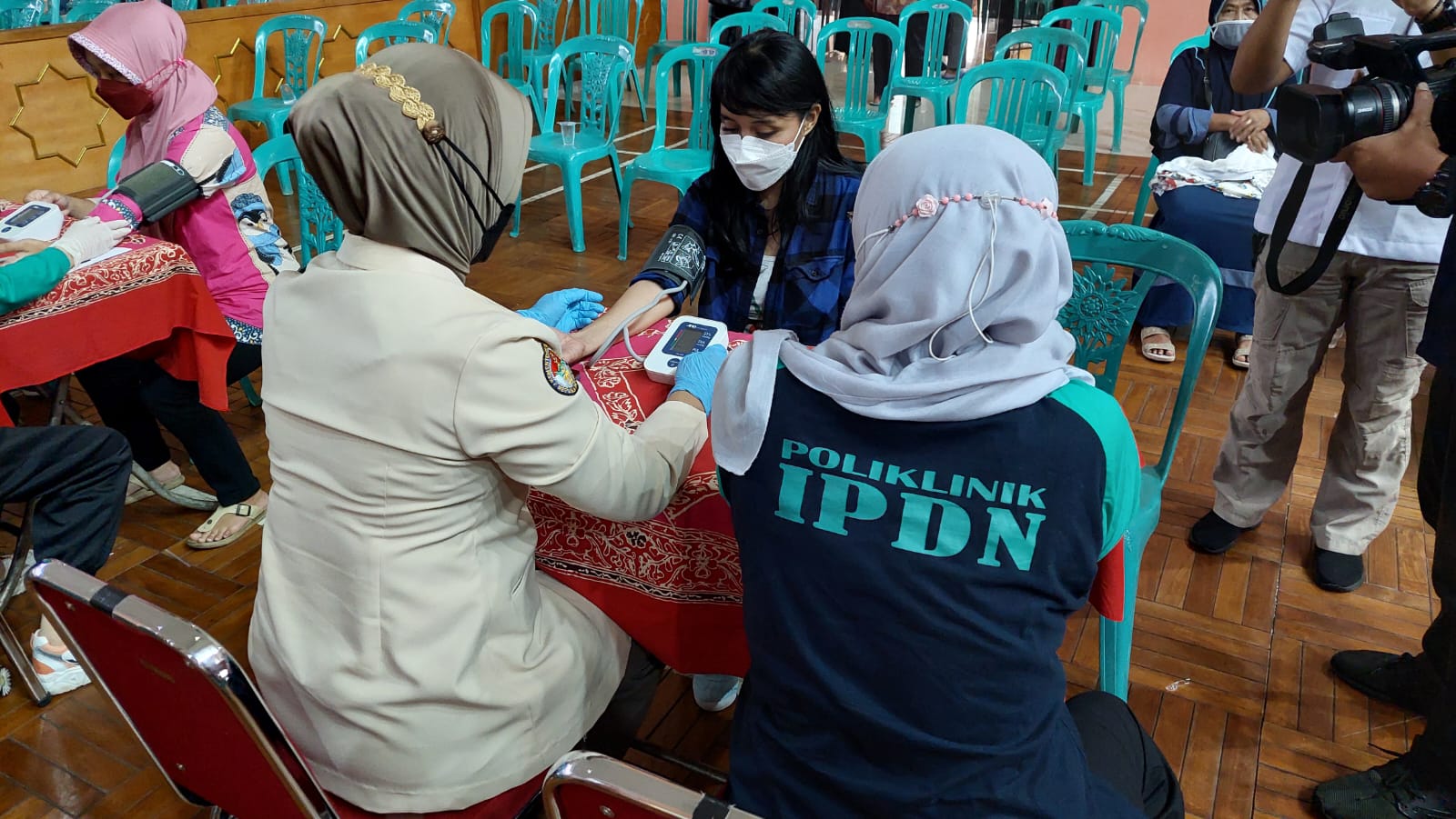 IPDN Kemendagri bersama TNI AL dan relawan covid-19 menutup rangkaian kegiatan gebyar vaksinasi booster covid-19 di Jateng.