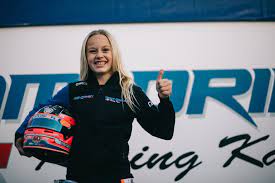 Pembalap muda wanita Luna Fluxa direkrut tim F1 Mercedes untuk masuk akademi. 