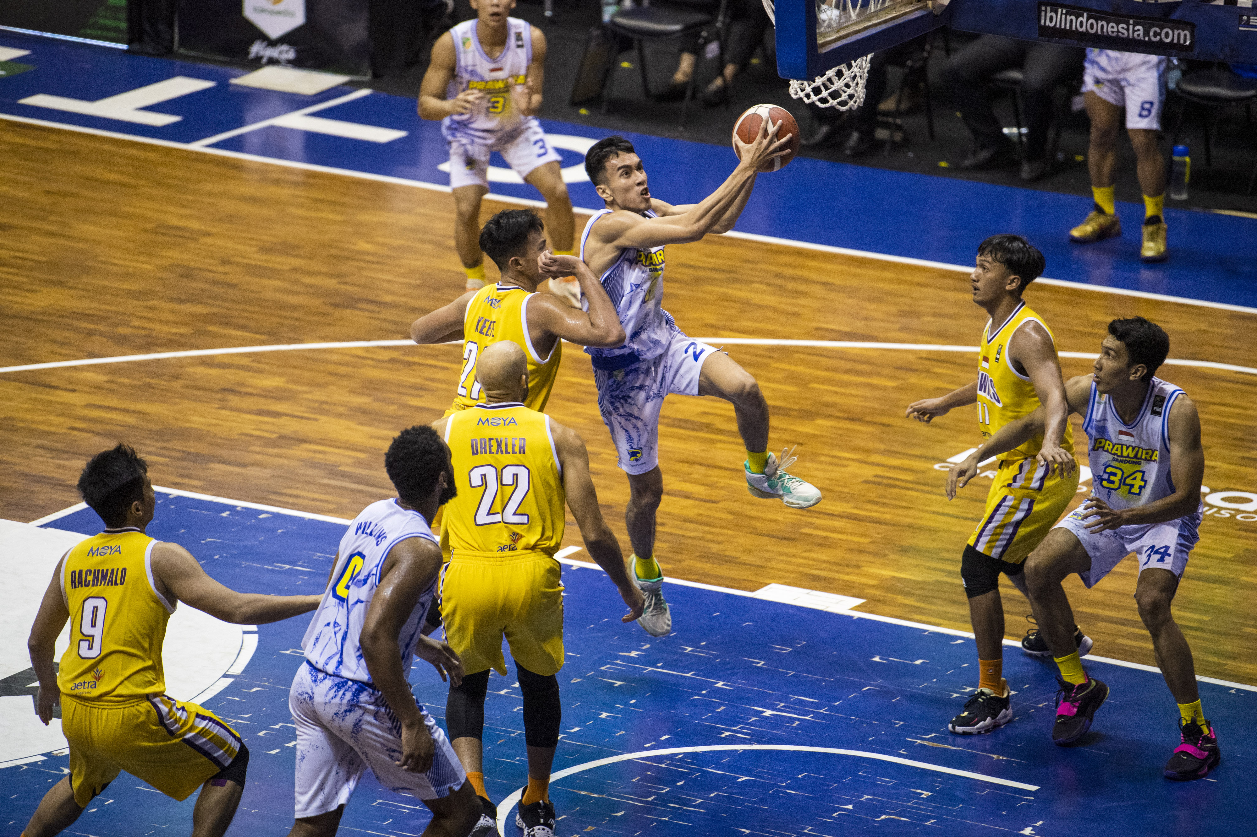 Laga putaran kedua IBL antara Prawira Bandung danTangerang Hawks, 1 Februari lalu.
