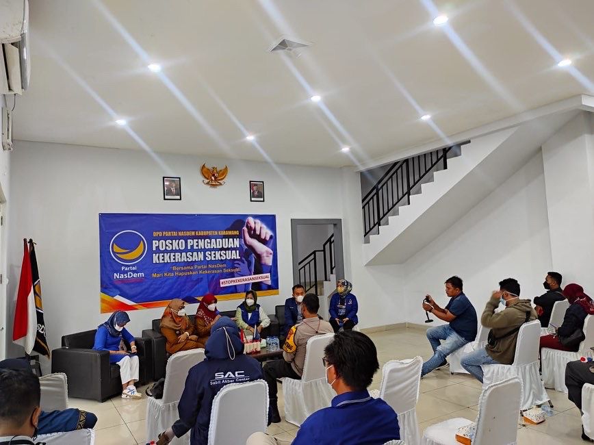 DPD Nasdem Karawang resmi membuka posko pengaduan kekerasan seksual, di Kantor DPD partai NasDem, Grand Taruma Karawang, Selasa (1/2)