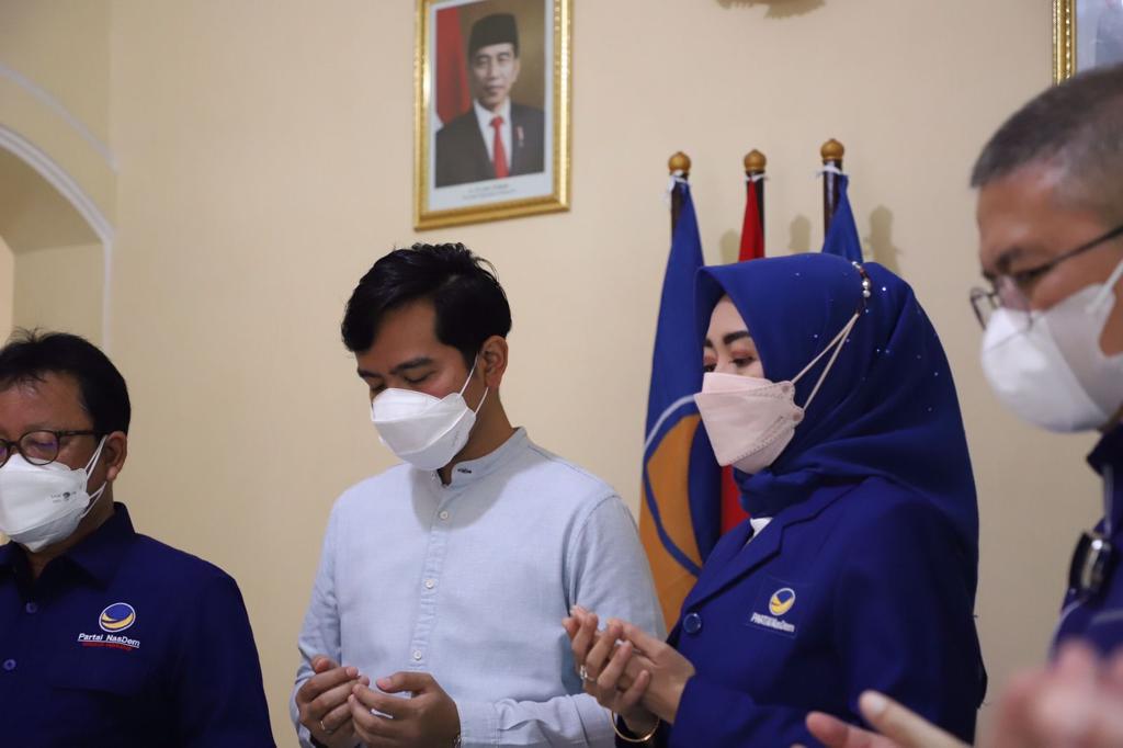 Wali Kota Surakarta Gibran Rakabuming Raka (kedua dari kiri).