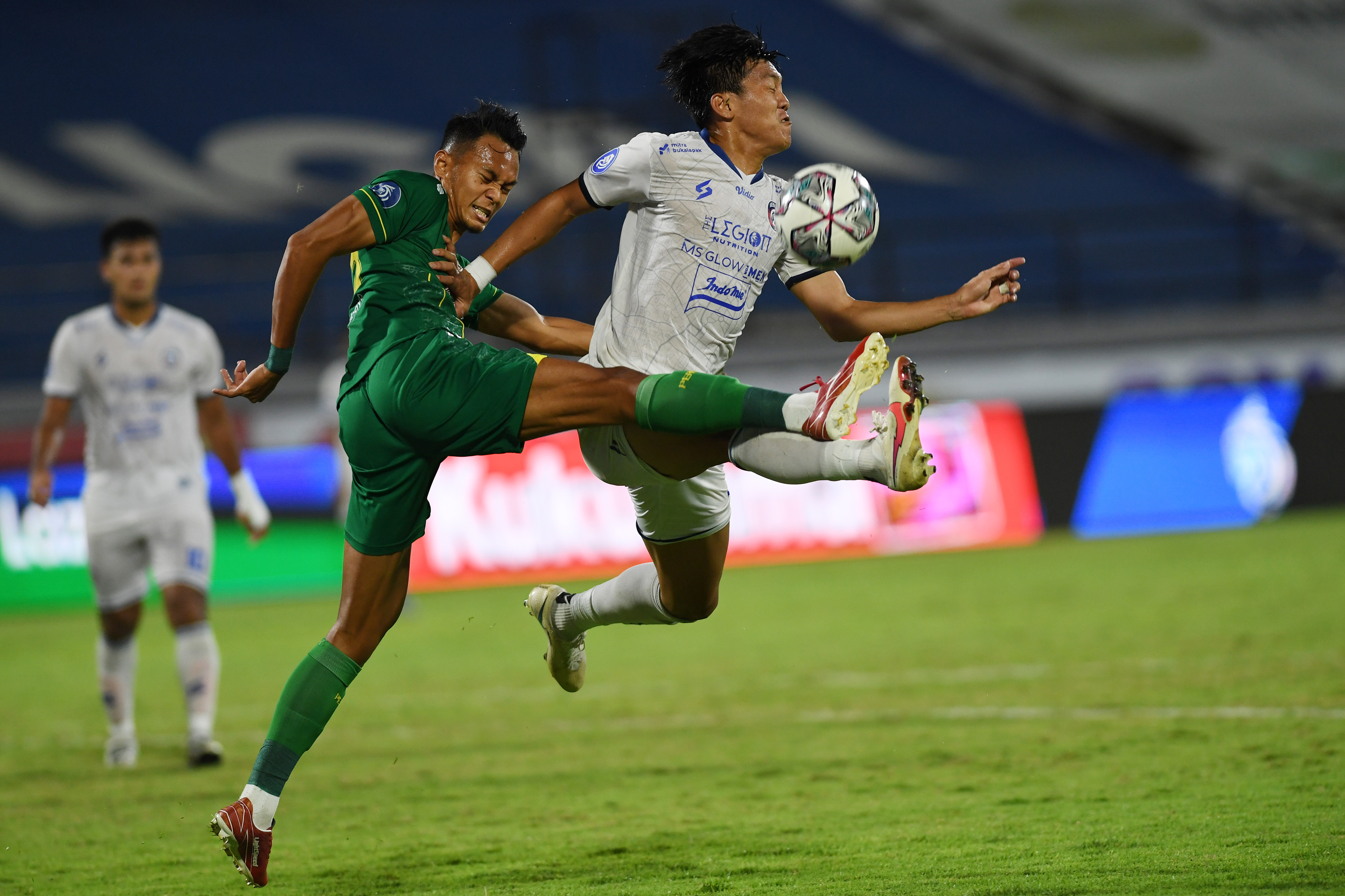 Laga Liga 1 antara Persebaya dan Arema FC