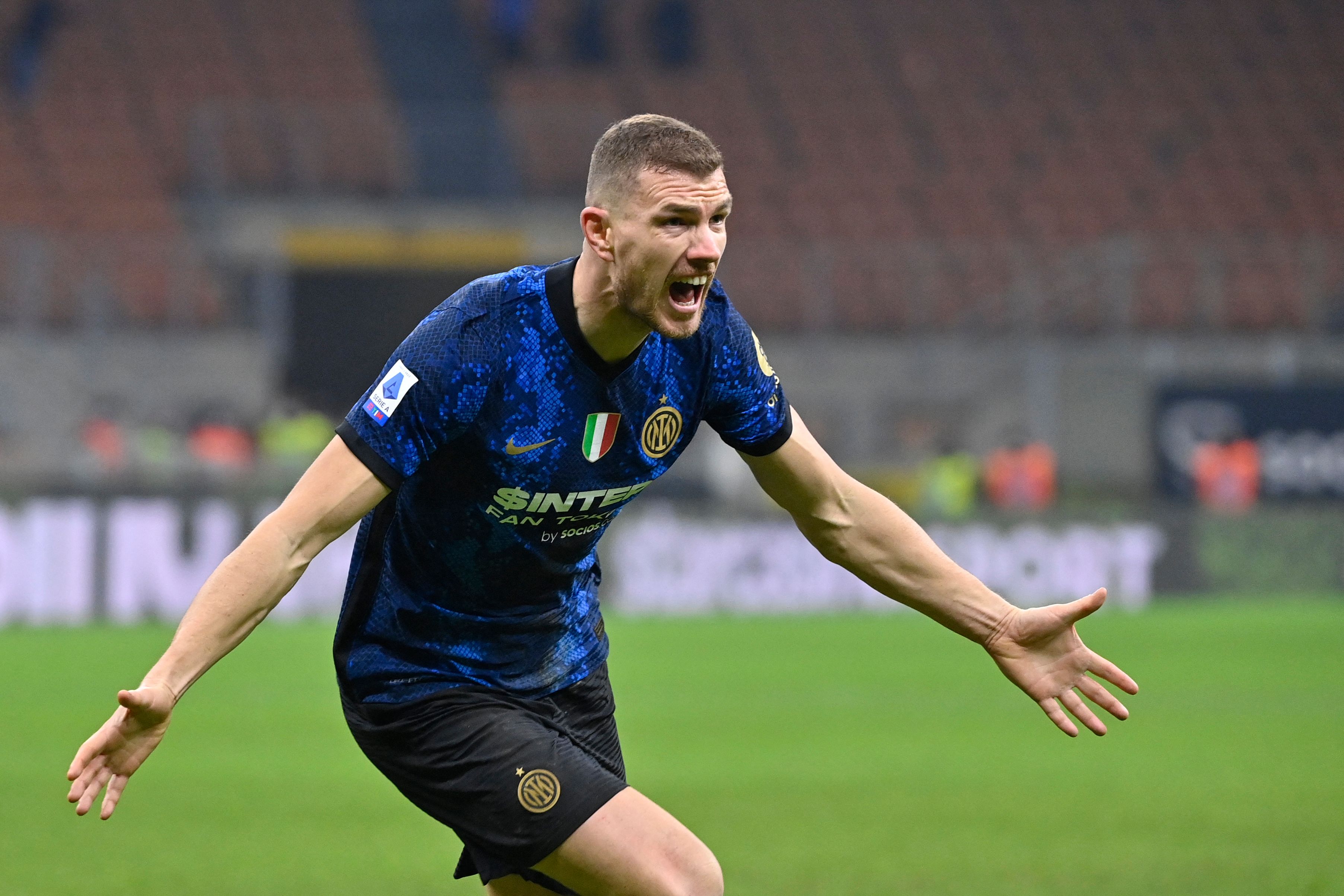 Aksi seleberasi penyerang Inter Milan, Edin Dzeko, saat menkebol gawang Venezia di laga Serie A.  