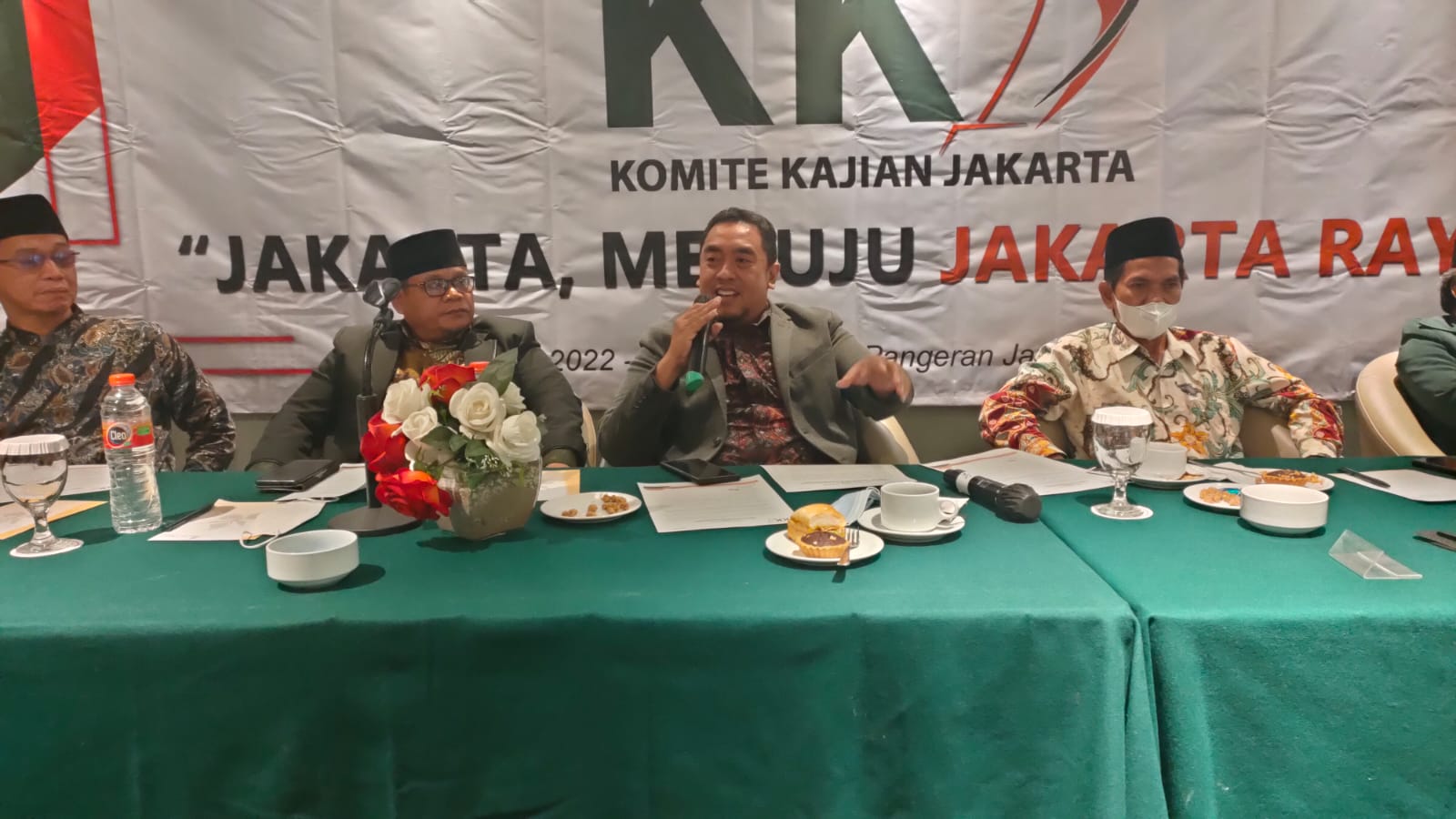 Komite Kajian Jakarta (KKJ) mengusulkan Jakarta mejadi Provinsi Daerah Istimewa Jakarta Raya. 
