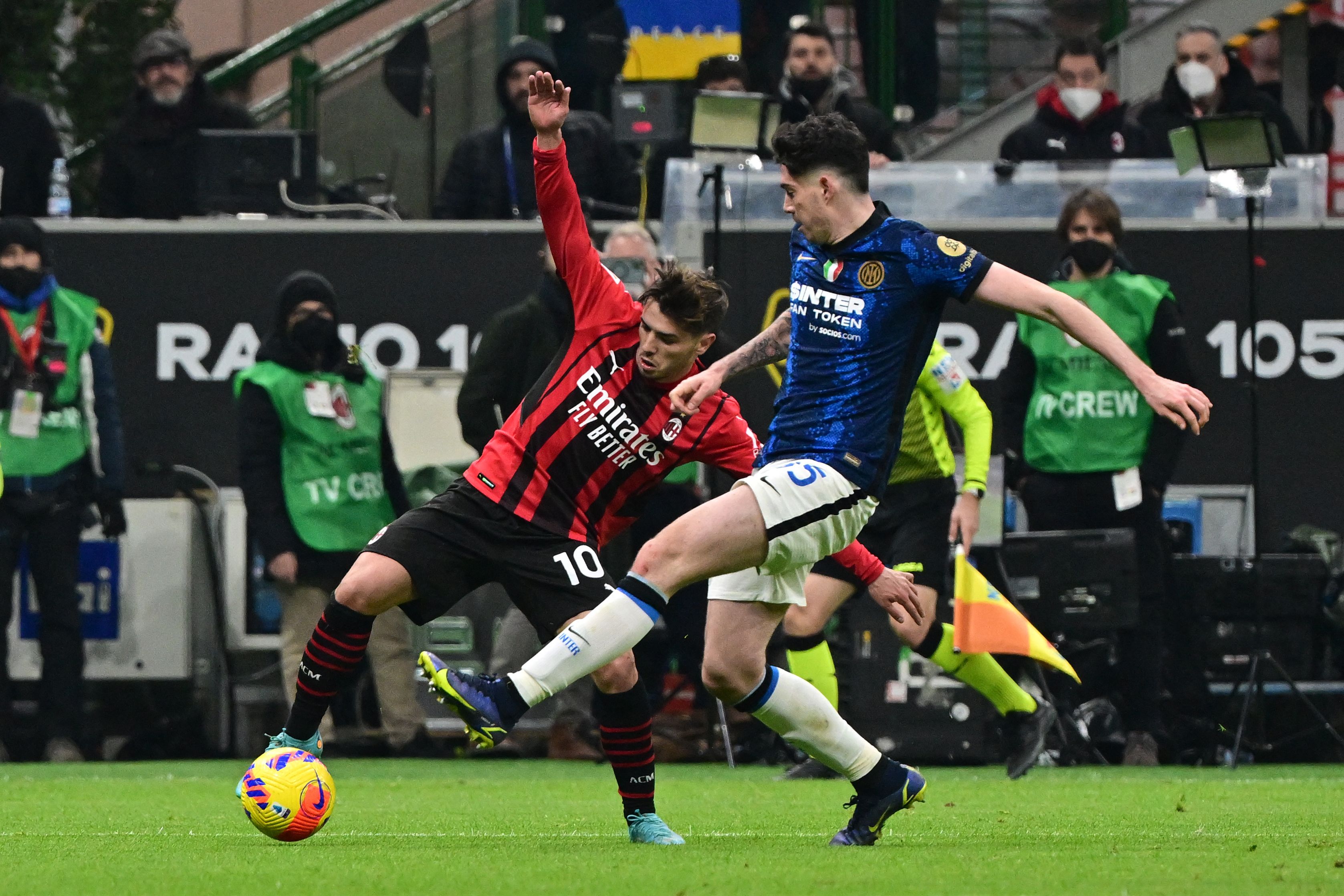 Laga leg pertama semifinal Coppa Italia antara Inter Milan dan AC Milan.
