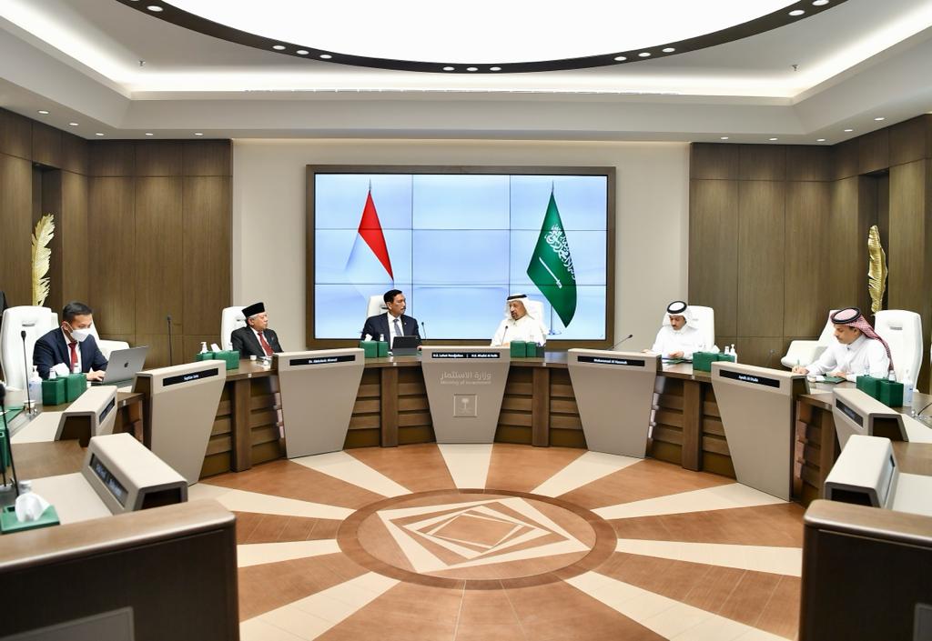 Luhut Temui Pangeran Arab Bahas Investasi Pembangunan IKN 