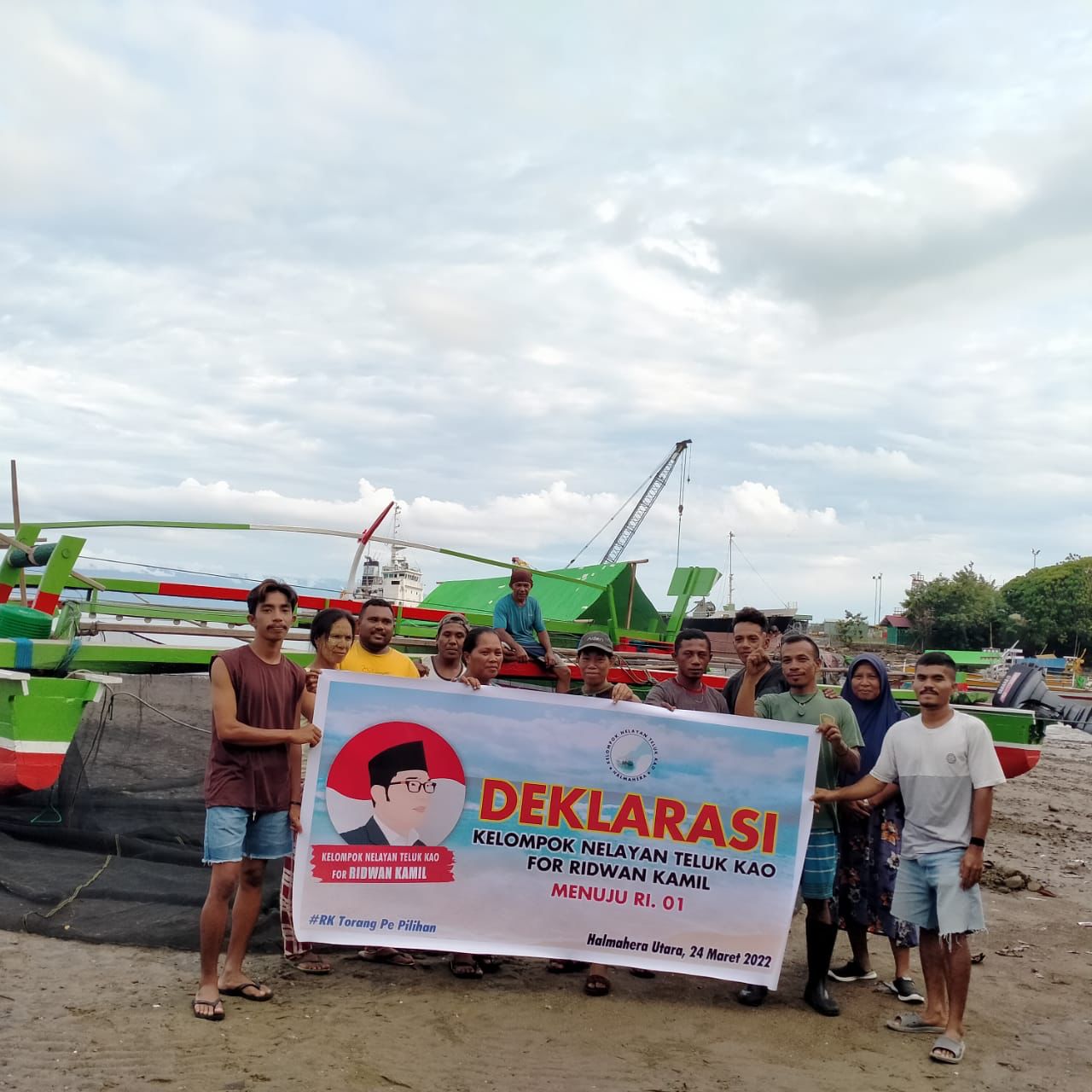 Nelayan di Halmahera Utara, Maluku Utara. mendeklarasikan dukungan untuk Ridwan Kamil