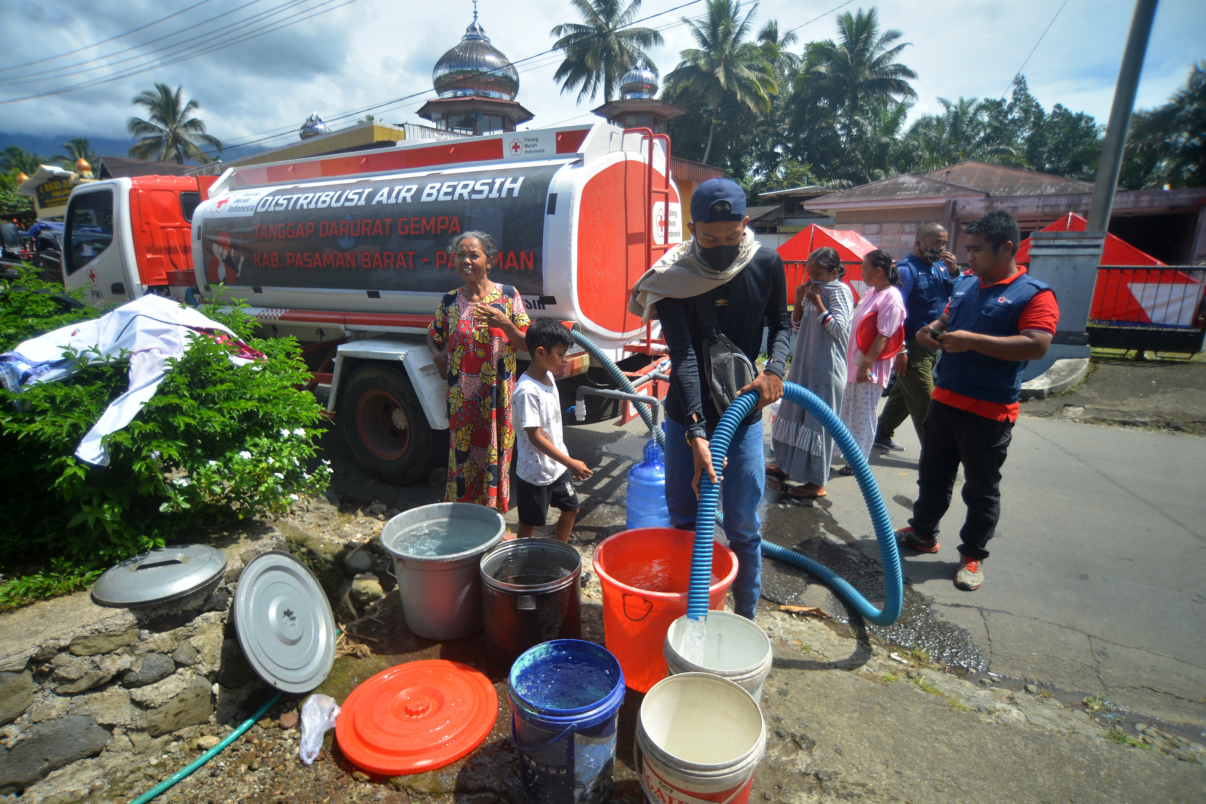 Penyaluran air bersih