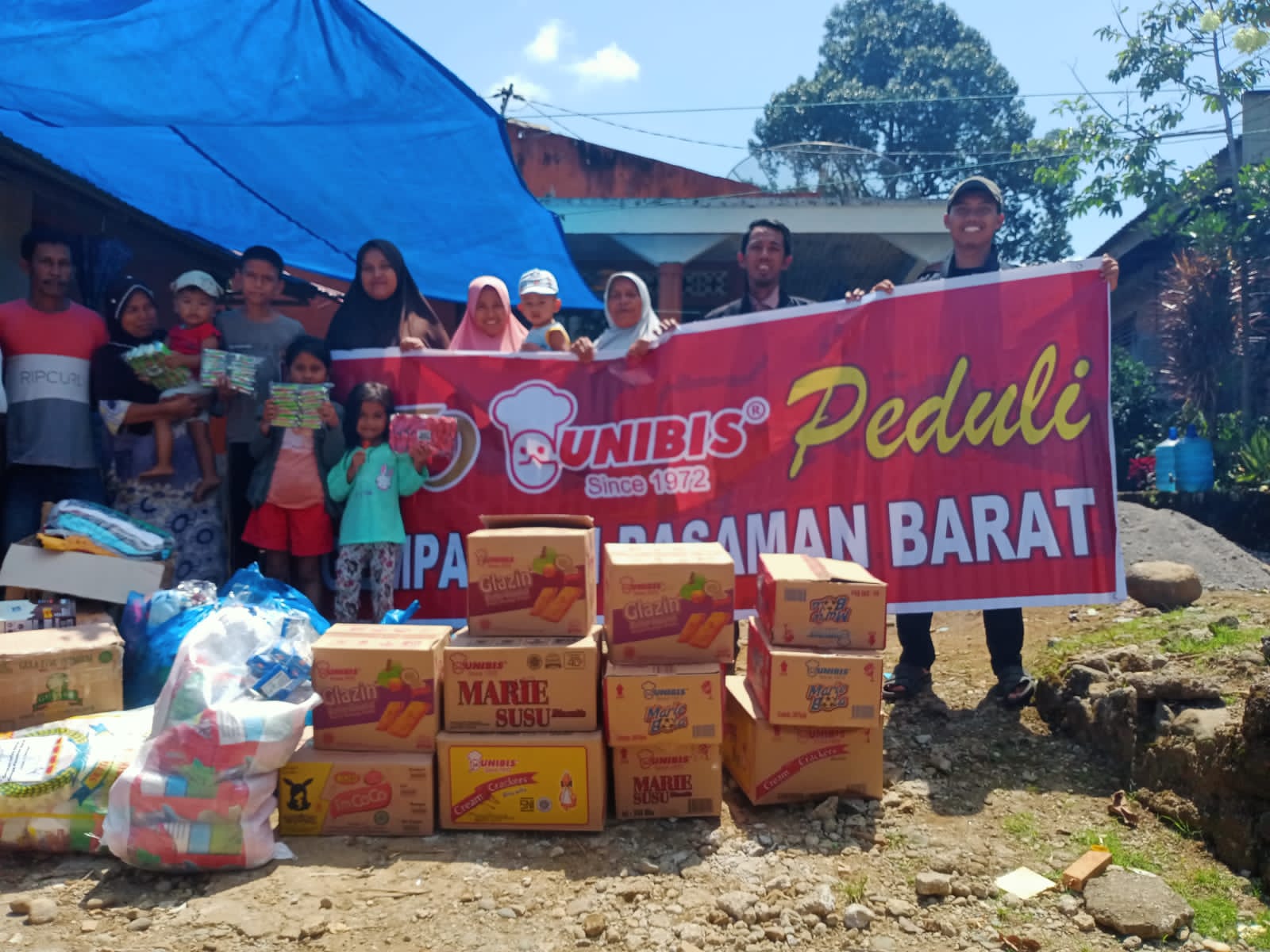 Unibis Peduli Berikan Donasi bagi Korban Bencana Gempa Pasaman Barat 