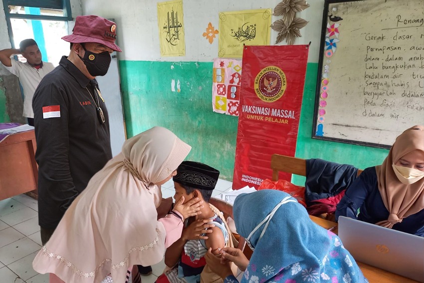 Kepala BIN Jenderal Pol (Purn) Budi Gunawan saat meninjau vaksinasi massal di Jakarta, beberapa waktu lalu.