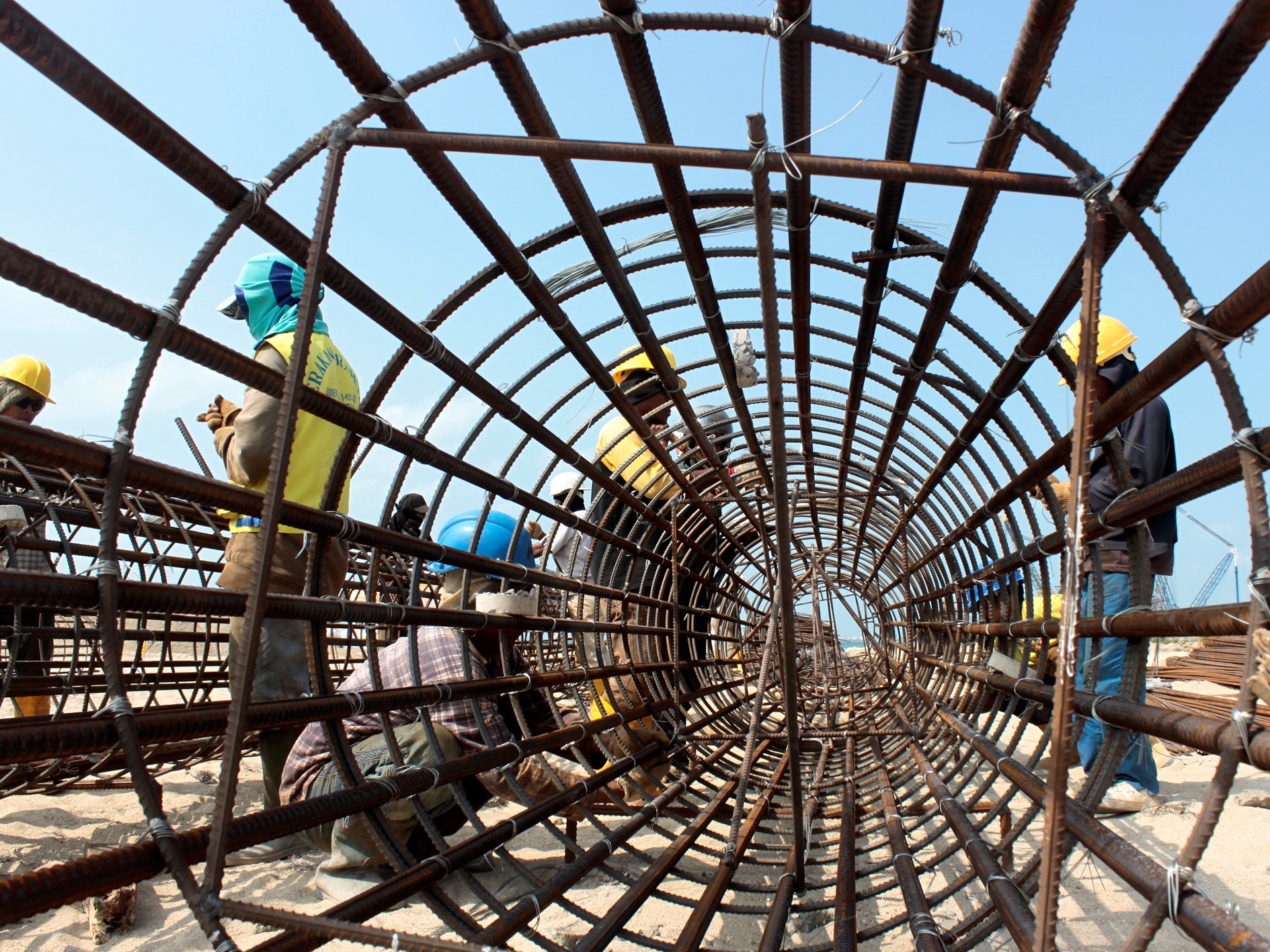 Nilai Impor Indonesia Turun 8,64% pada Februari