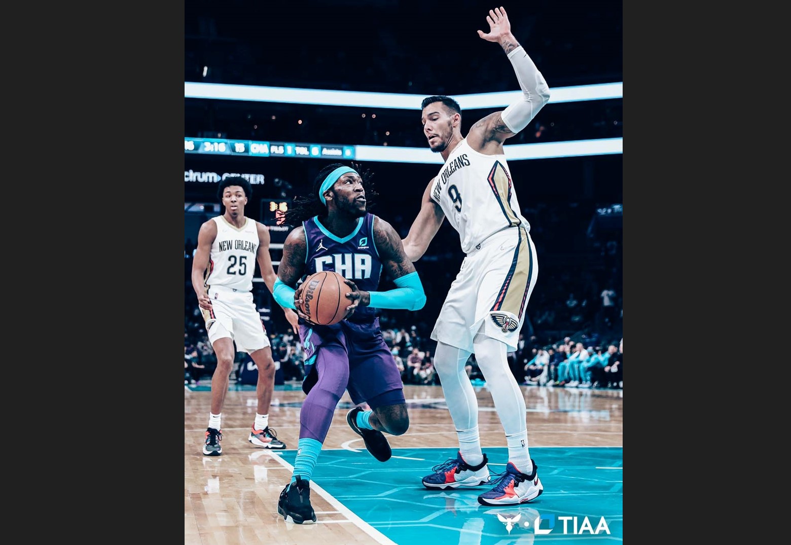 Laga NBA antara Charlotte Hornets dan New Orleans Pelicans.