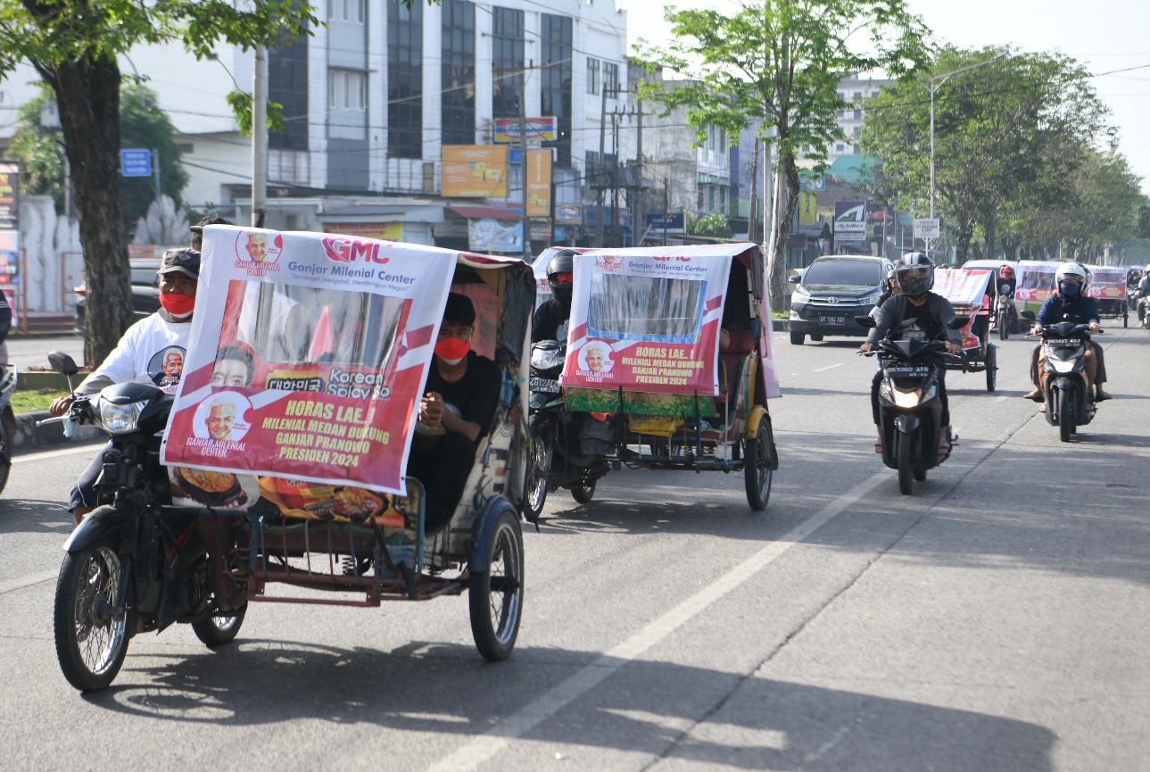 Mahasiswa dan milenial melakukan konvoi menggunakan ratusan becak motor (bentor) seusai deklrasi dukungan Ganjar Pranowo for Presiden 2024, 