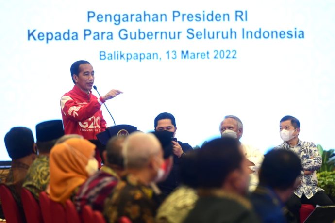 Presiden Joko Widodo memberi pengarahan kepada 34 gubernur