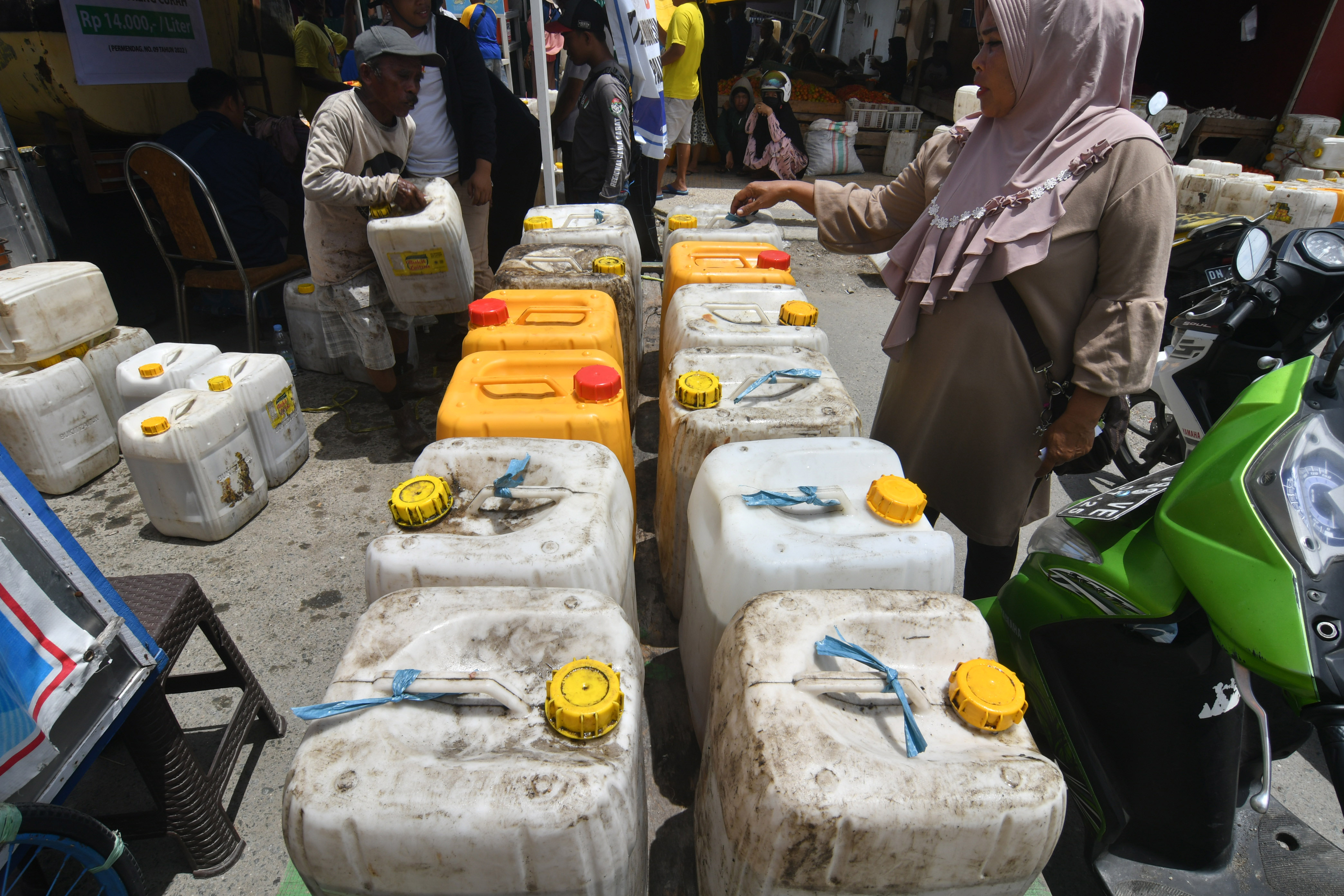 Minyak Goreng Langka, Gerindra Pertanyakan Kinerja Airlangga dan Agus Gumiwang