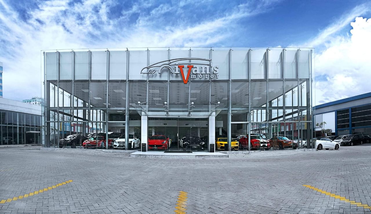 Penjualan Mobil Turun, Tapi Dealer Mobil Premium Tetap Optimistis