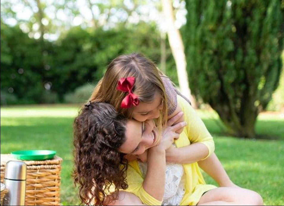 Ini Pentingnya Melakukan Sentuhan Fisik kepada Anak Setiap Hari