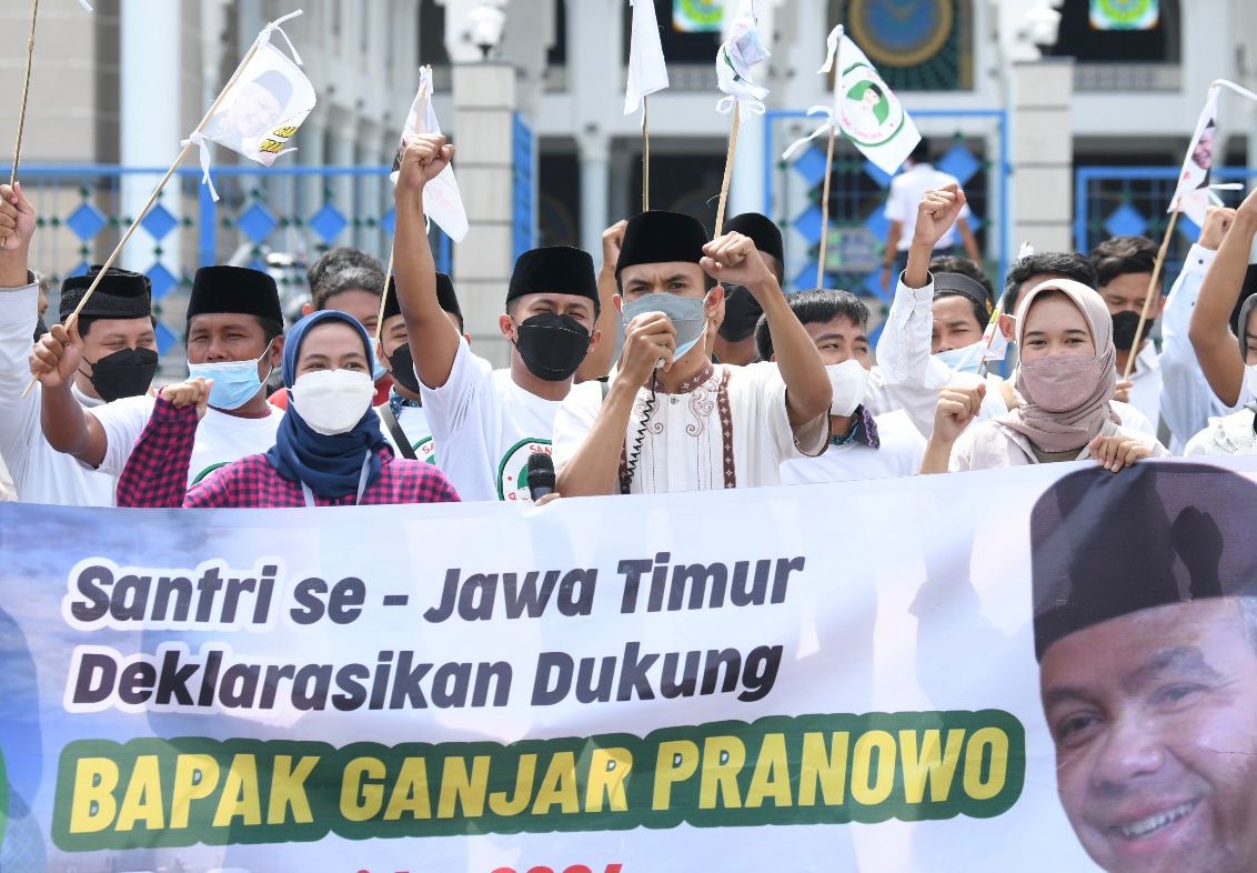 Santri se Jawa Timur deklarasikan mendukung Gubernur Jateng Ganjar Pranowo maju di Pilpres 2024, Senin (7/3)