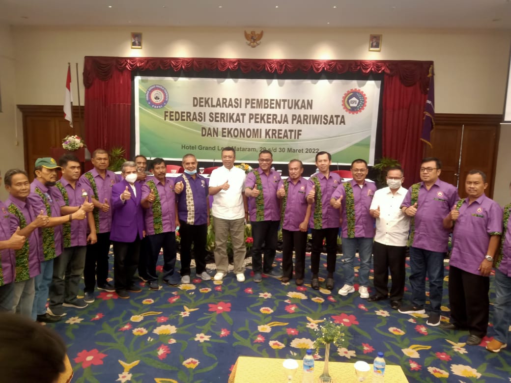 Deklrasi Pembentuk Serikat Pekerja Pariwisata dan Ekonomi Kreafif di Nusa Tenggara Barat (NTB).  