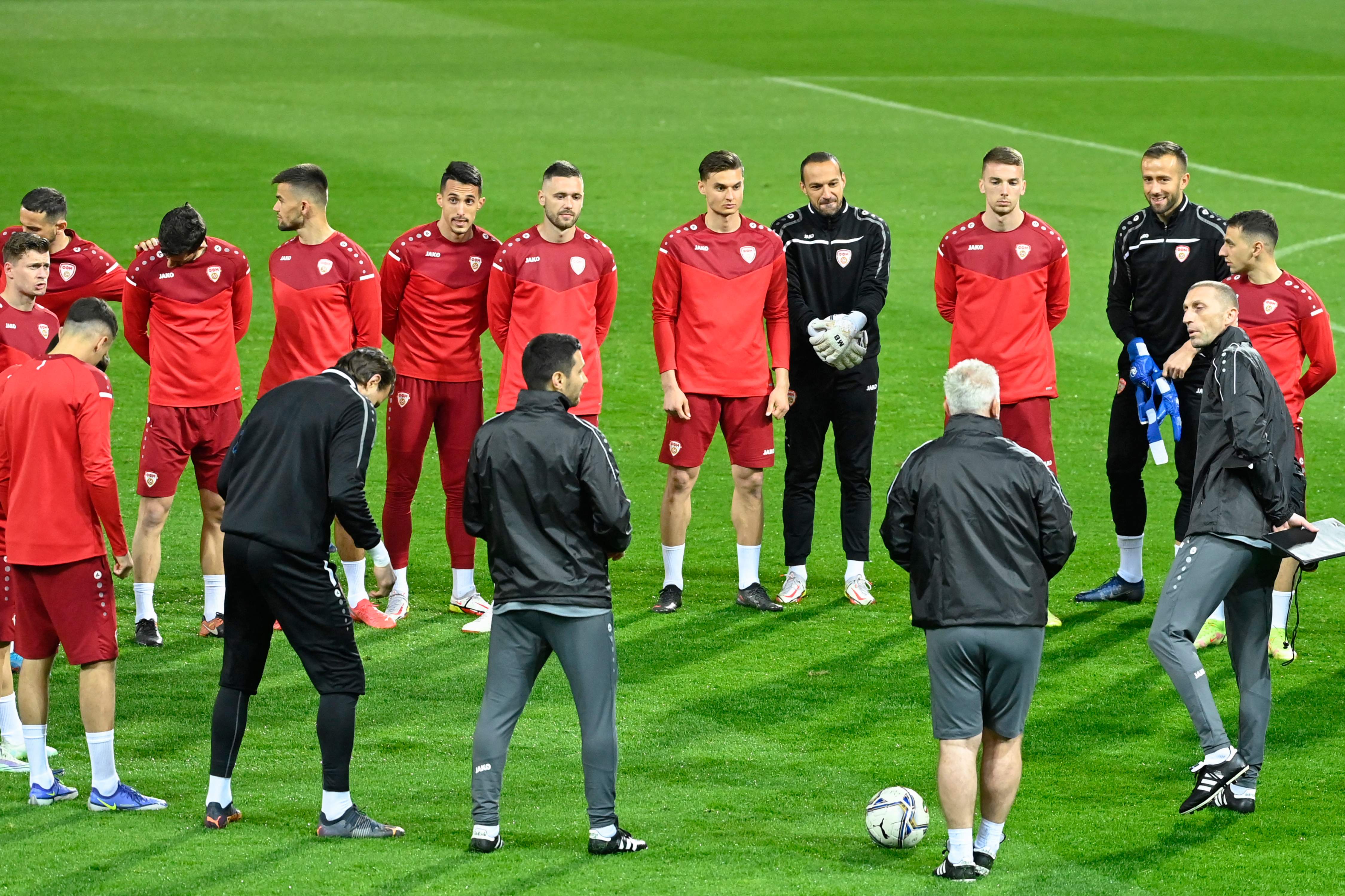 Para pemain Makedonia Utara berlatih menjelang laga playoff Piala Dunia melawan Italia di Palermo