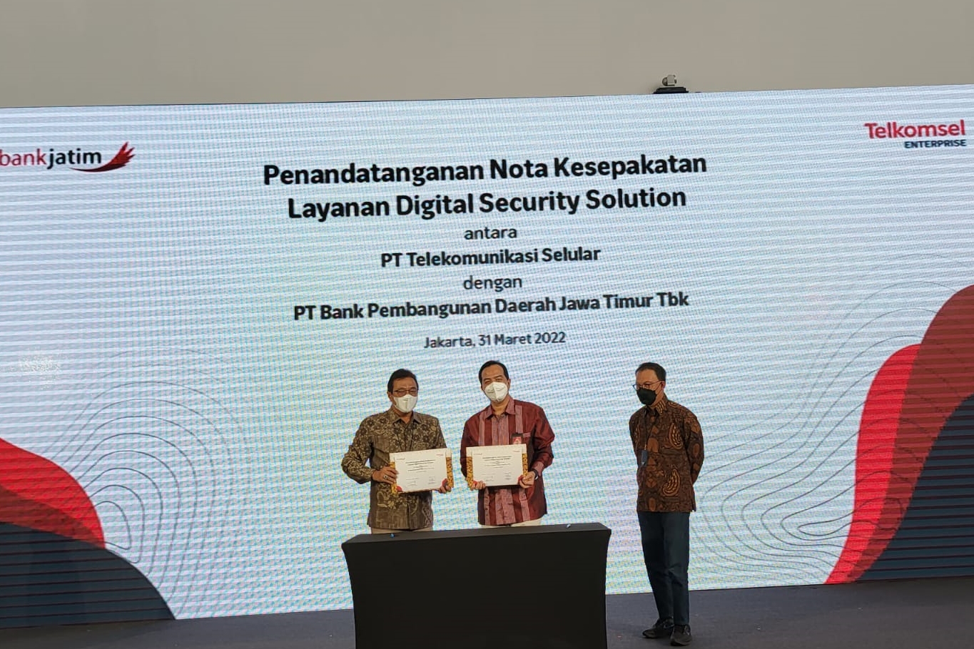 Terapkan Keamanan Digital, Bank Jatim Gandeng Telkomsel