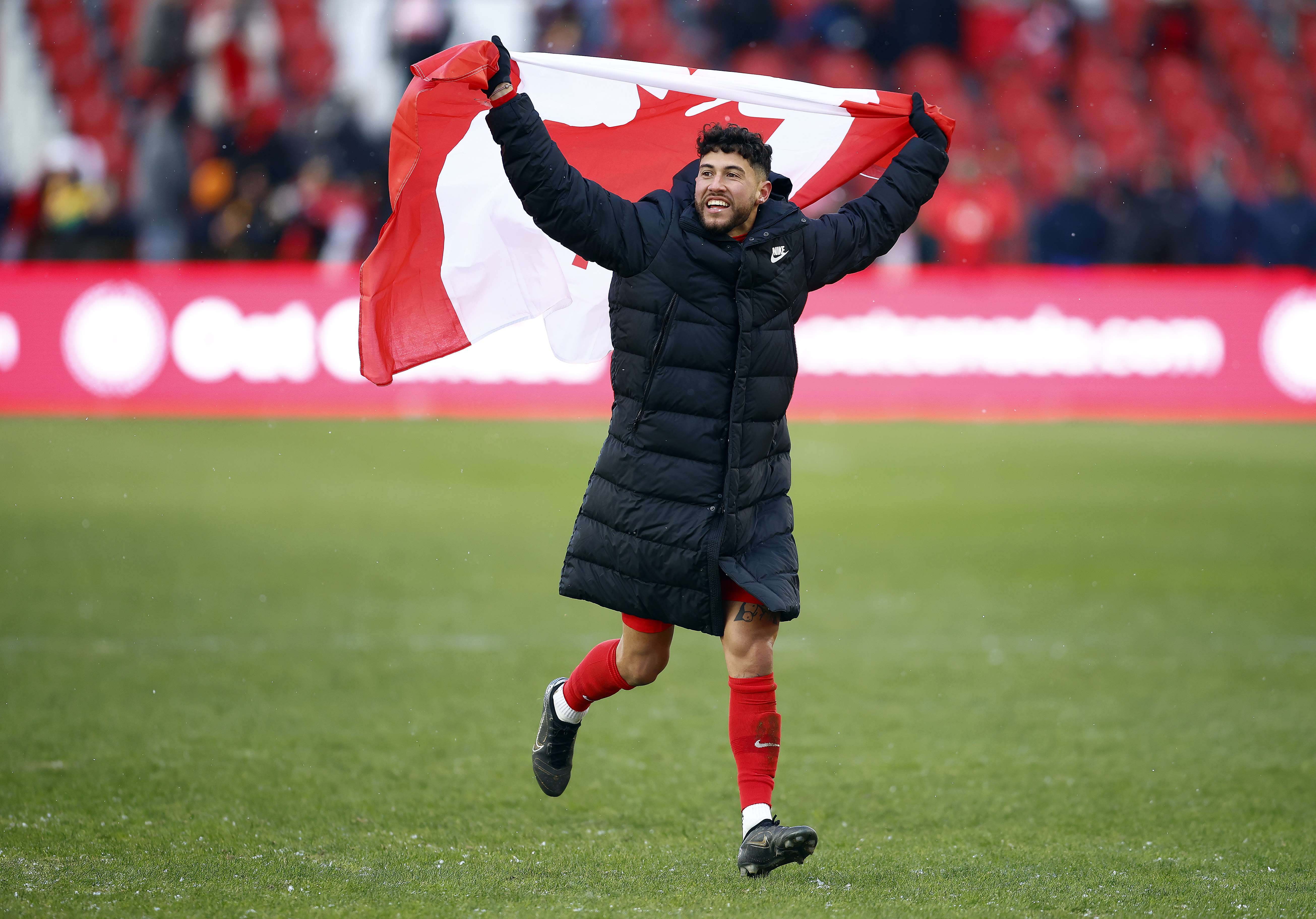 Pemain Kanada merayakan kemenangan setelah pertandingan Kualifikasi Piala Dunia 2022 melawan Jamaika di BMO Field, Minggu (27/3/2022)