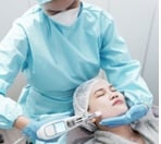 Treatment Hydrawhite yang mampu memberikan solusi dalam mengatasi kulit wajah kusam dan hiperpigmentasi.