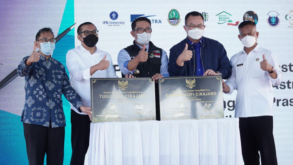 Petani Milenial Jawa Barat dan Astra Ekspor Kopi ke Belanda