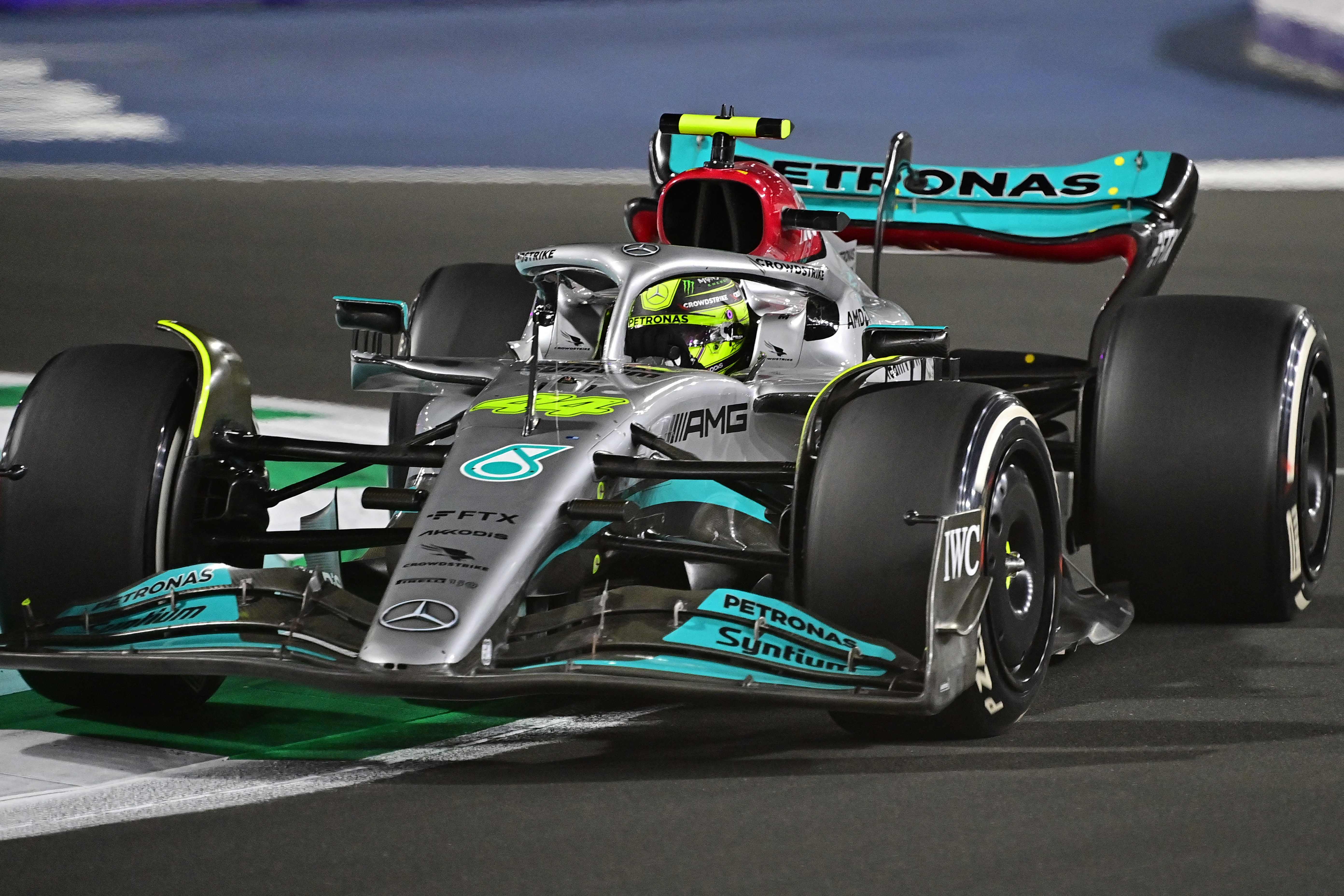 Pembalap Mercedes Lewis Hamilton