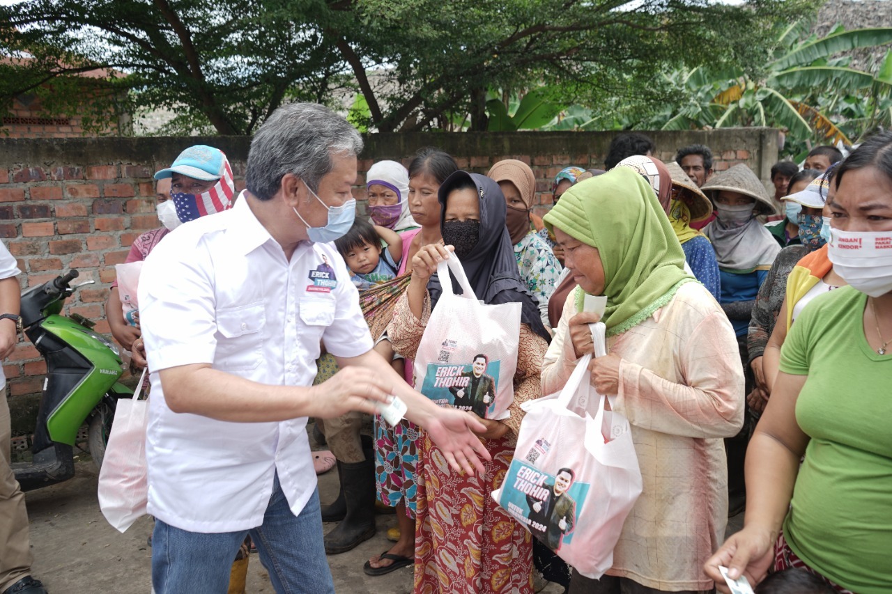 Aksi sosial yang diadakan Sobat Erick di Palembang.