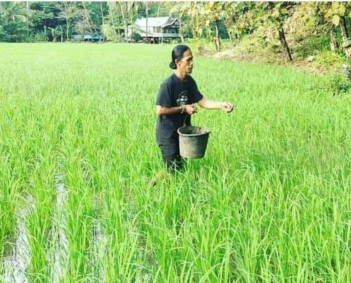  Wan Dento, 42, aktivis lingkungan warga Desa Salenrang, Kabupaten Maros, Sulawesi Selatan dianugrahi Kick Andy Heroes 2022. 