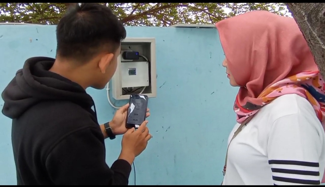 Sistem sensor terhubung dengan ponsel pelanggan PDAM.