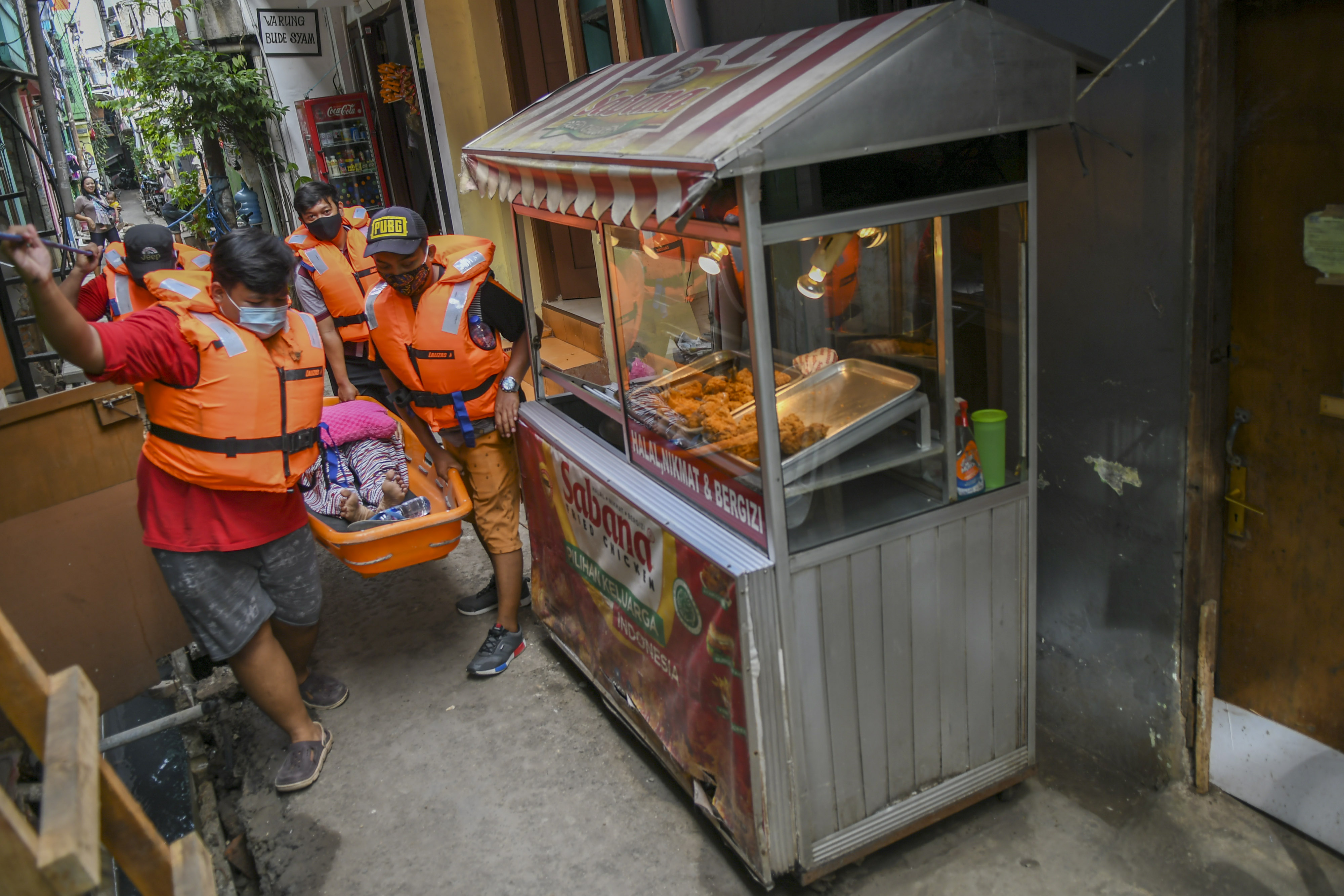 Ilustrasi warga saat mengikuti simulasi Kampung Siaga Bencana.