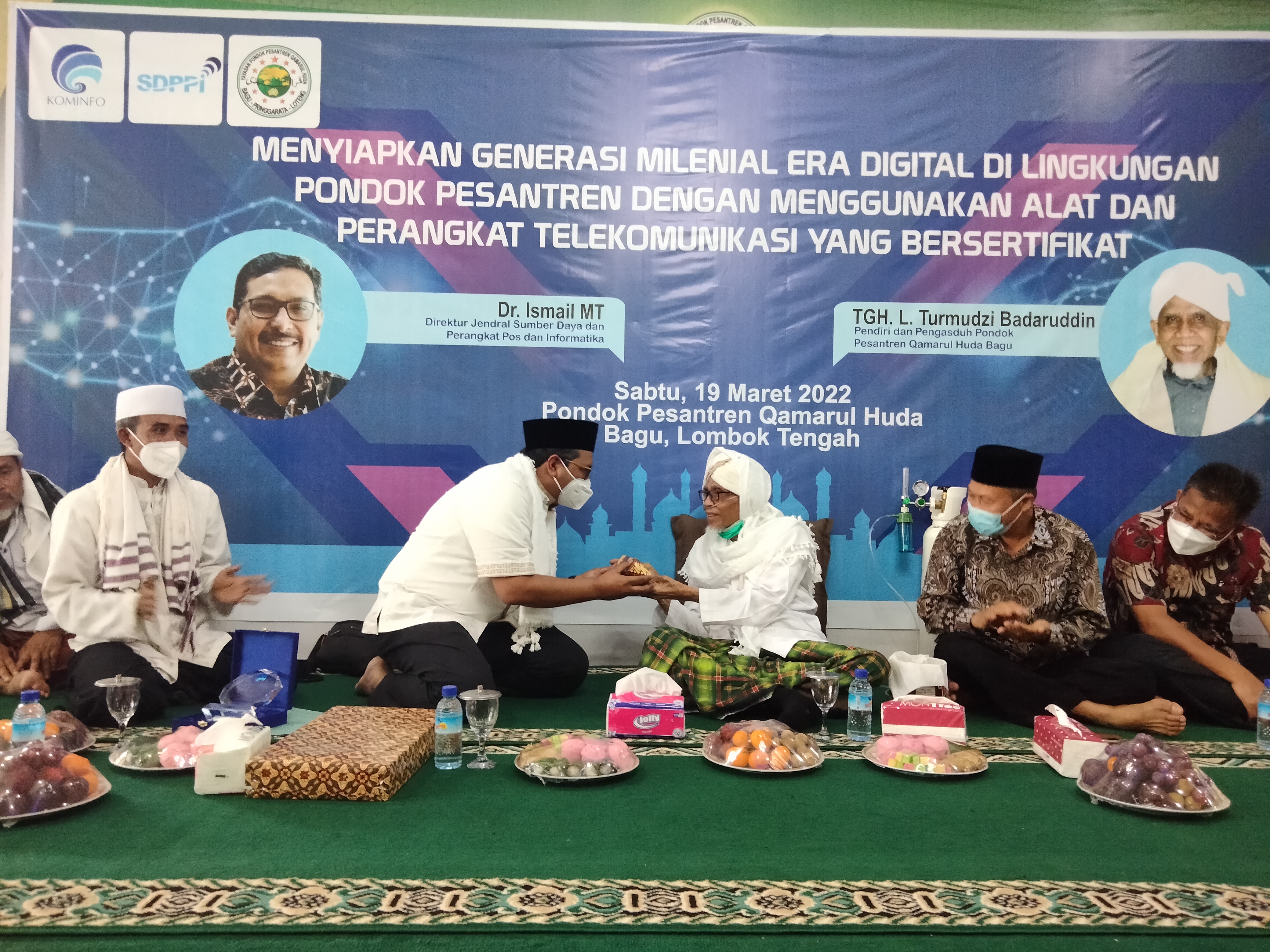 Dirjen SDPPI Kominfo RI Ismail berkunjung ke Yayasan Pondok Pesantren Qamarul Huda Bagu, Lombok Tengah