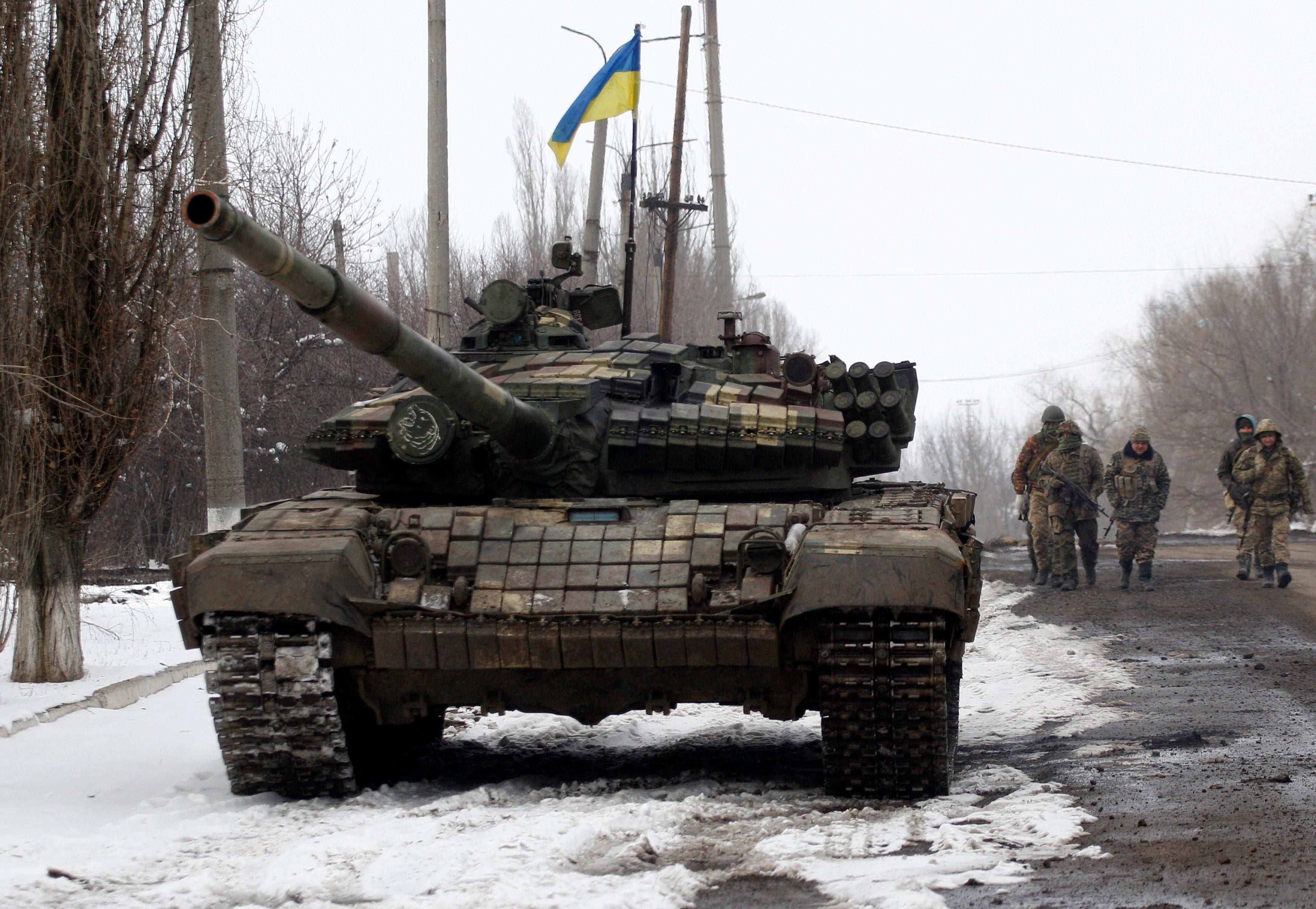 Pasukan militer Ukraina bersiaga di wilayah Lugansk, Ukraina, Jumat (11/3/2022). 