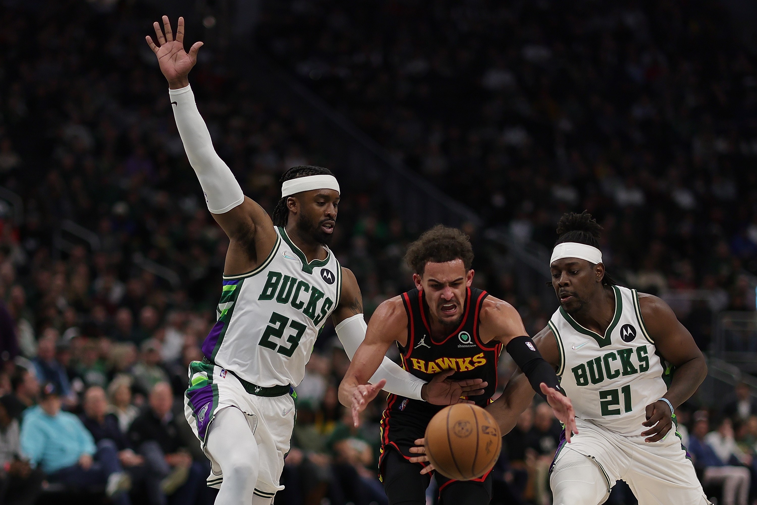 Laga NBA antara Milwaukee Bucks dan Atlanta Hawks