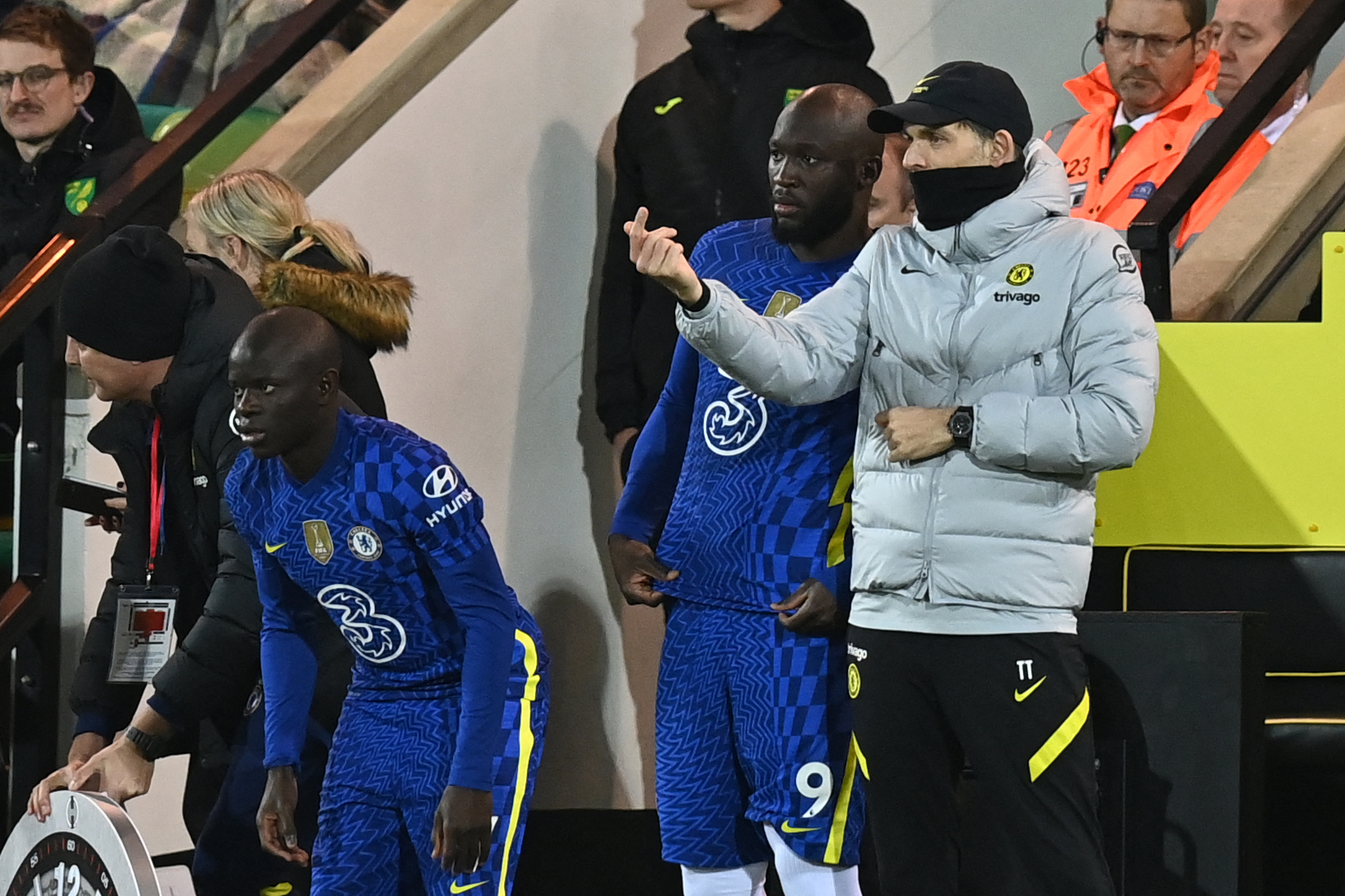 Pelatih Chelsea Thomas Tuchel (kanan)