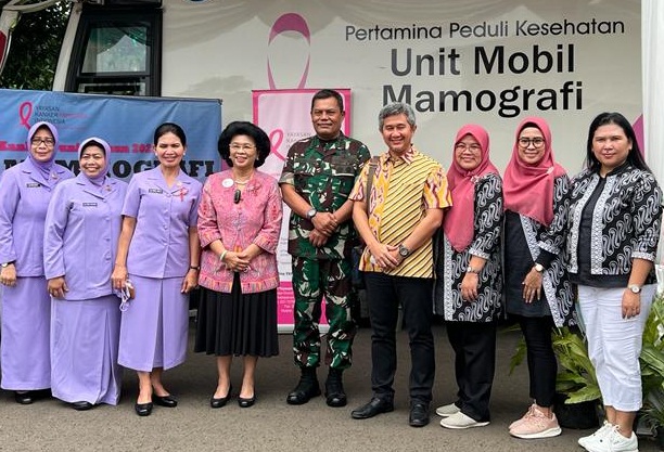 Ketua Umum YKPI Linda Aguim Gumelar (empat kiri).