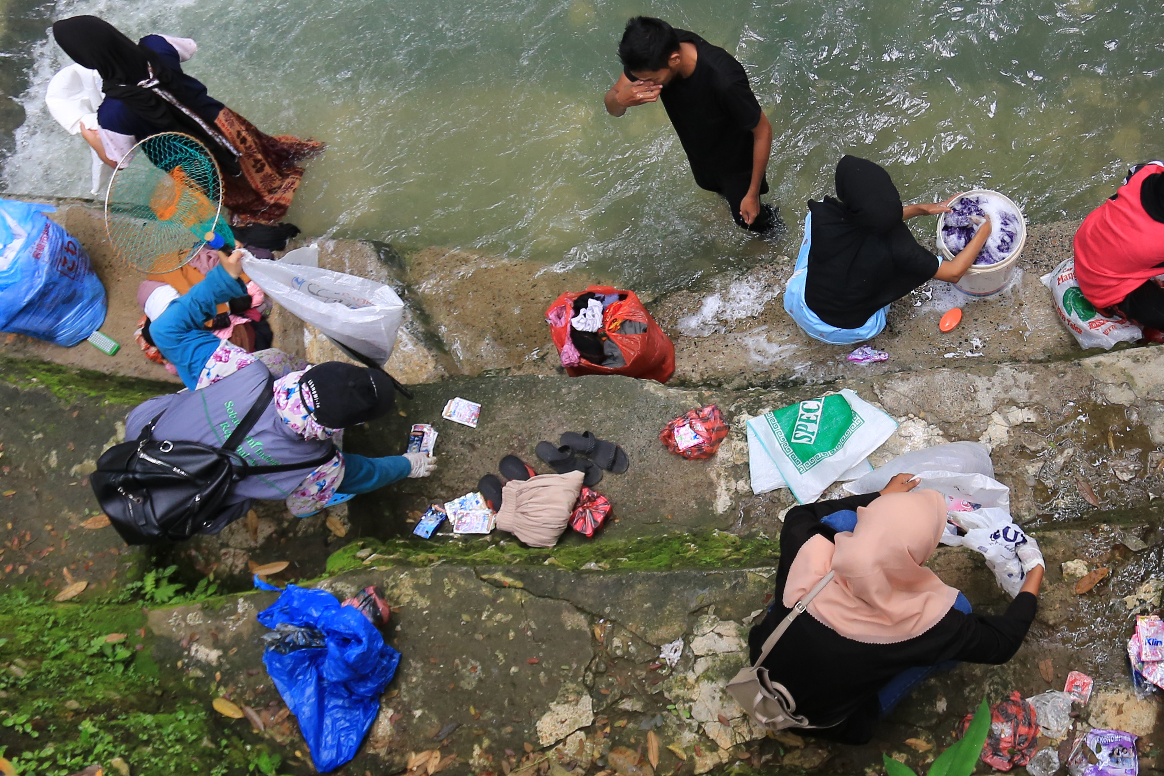 Akses Air Minum Layak di Indonesia Harus Ditingkatkan